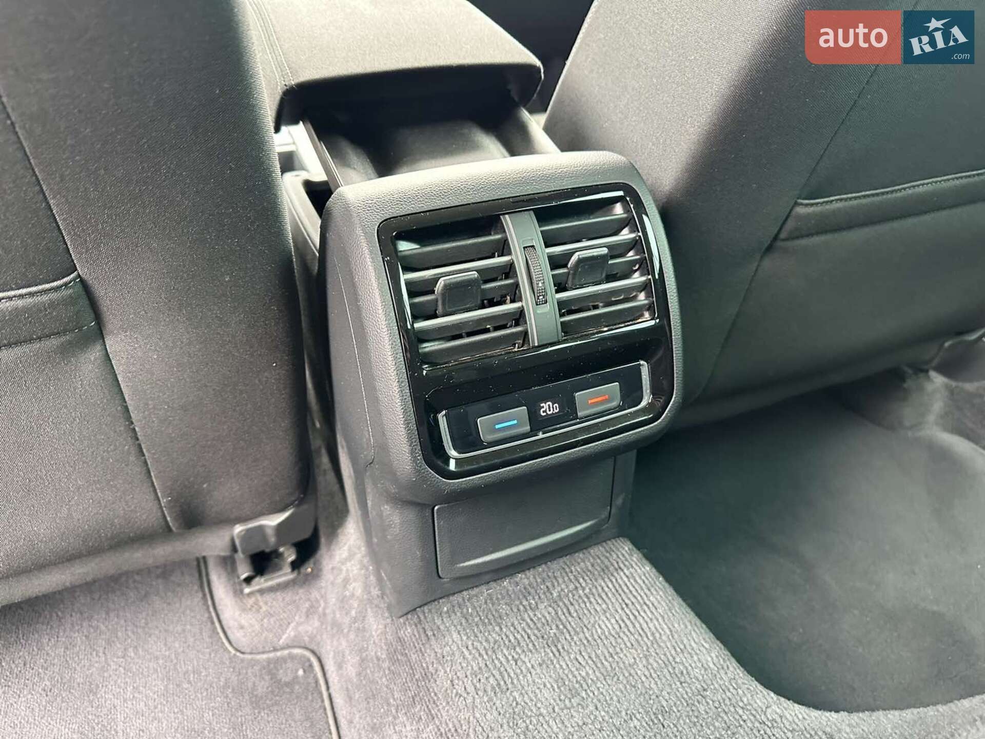 Volkswagen Passat 2017 VIN WVWZZZ3CZJE075533 фото оголошення 16 з 41