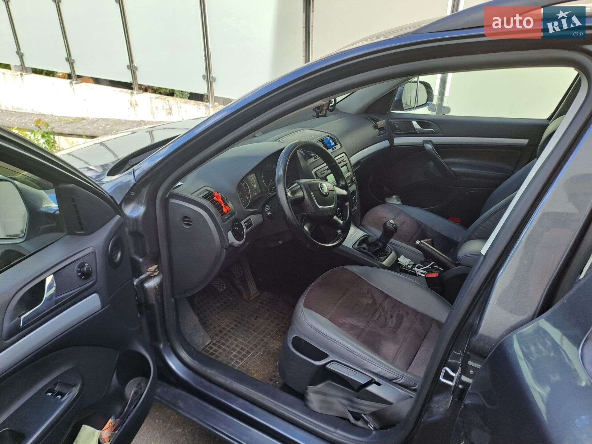 Skoda Octavia 2011 VIN TMBGT61Z5B2141224 фото оголошення 5 з 21