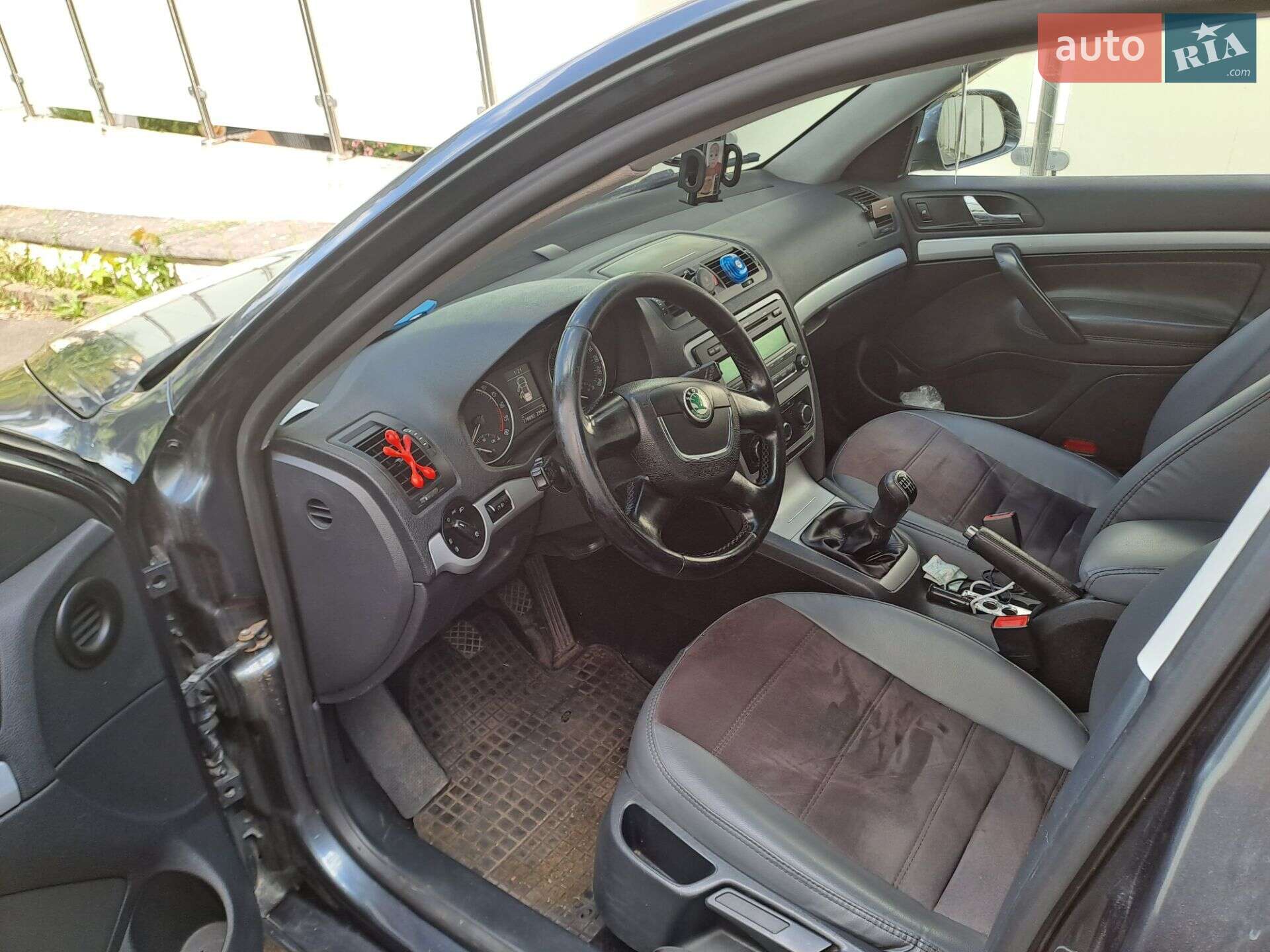Skoda Octavia 2011 VIN TMBGT61Z5B2141224 фото оголошення 9 з 21