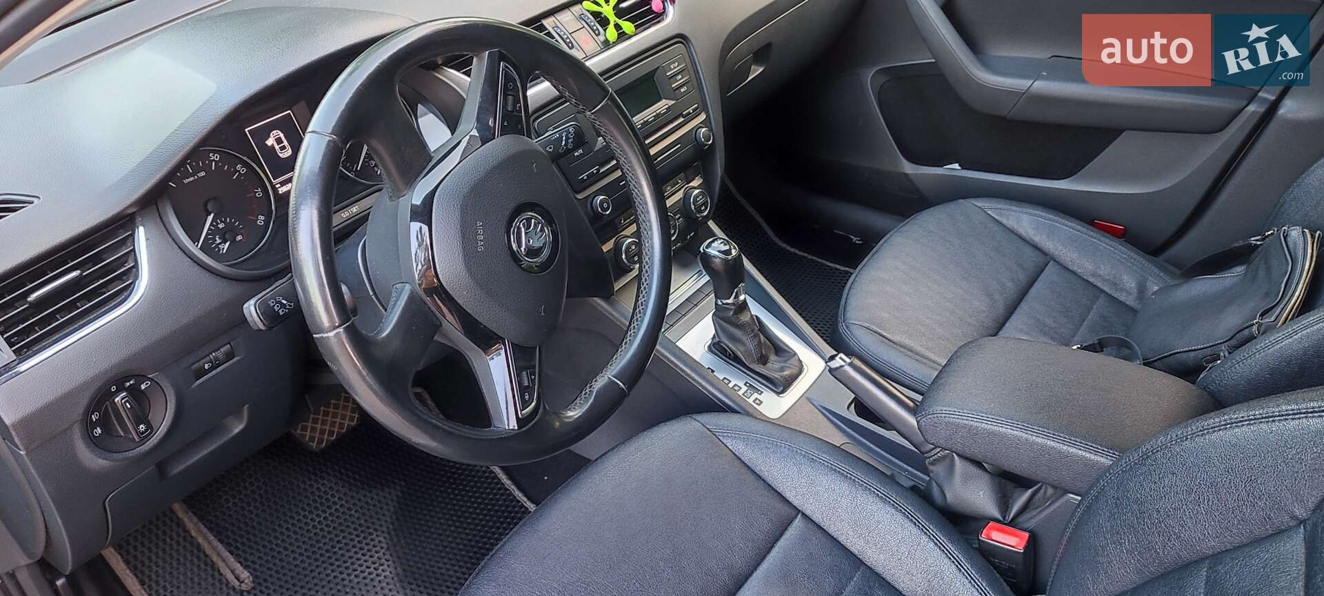 Skoda Octavia 2015 VIN TMBAD2NE6EB008401 фото оголошення 9 з 25