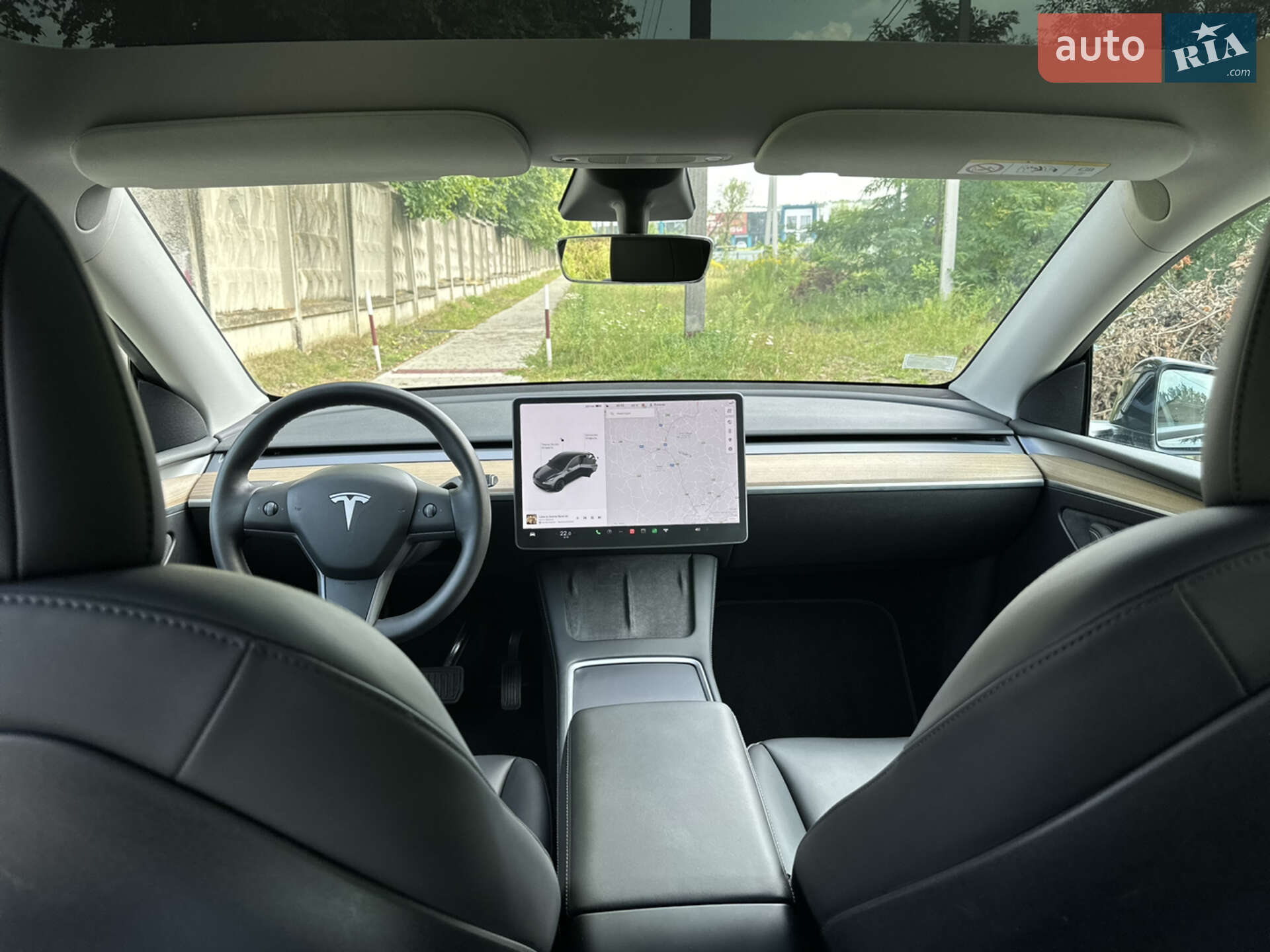 Tesla Model Y 2021 VIN LRWYGCEK8MC129759 фото оголошення 12 з 18