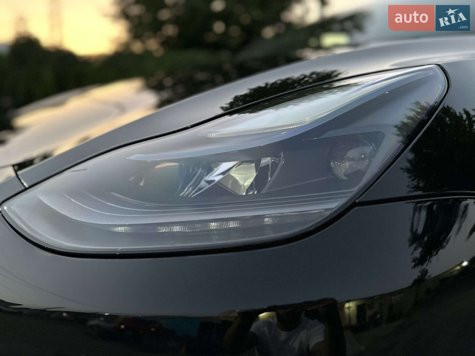 Tesla Model Y 2021 VIN LRWYGCEK8MC129759 фото оголошення 17 з 18