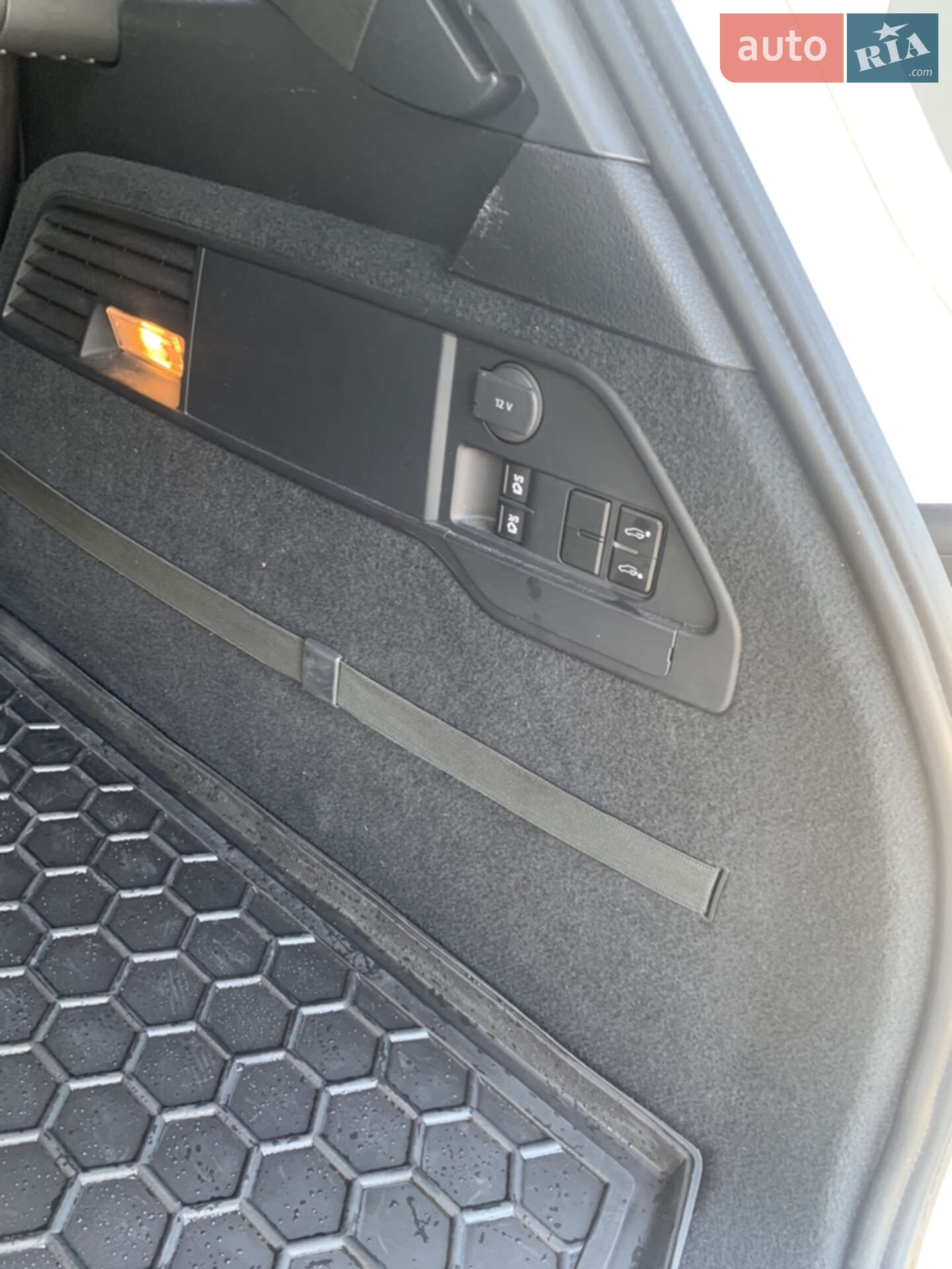 Volkswagen Touareg 2014 VIN WVGZZZ7PZFD001817 фото оголошення 13 з 28