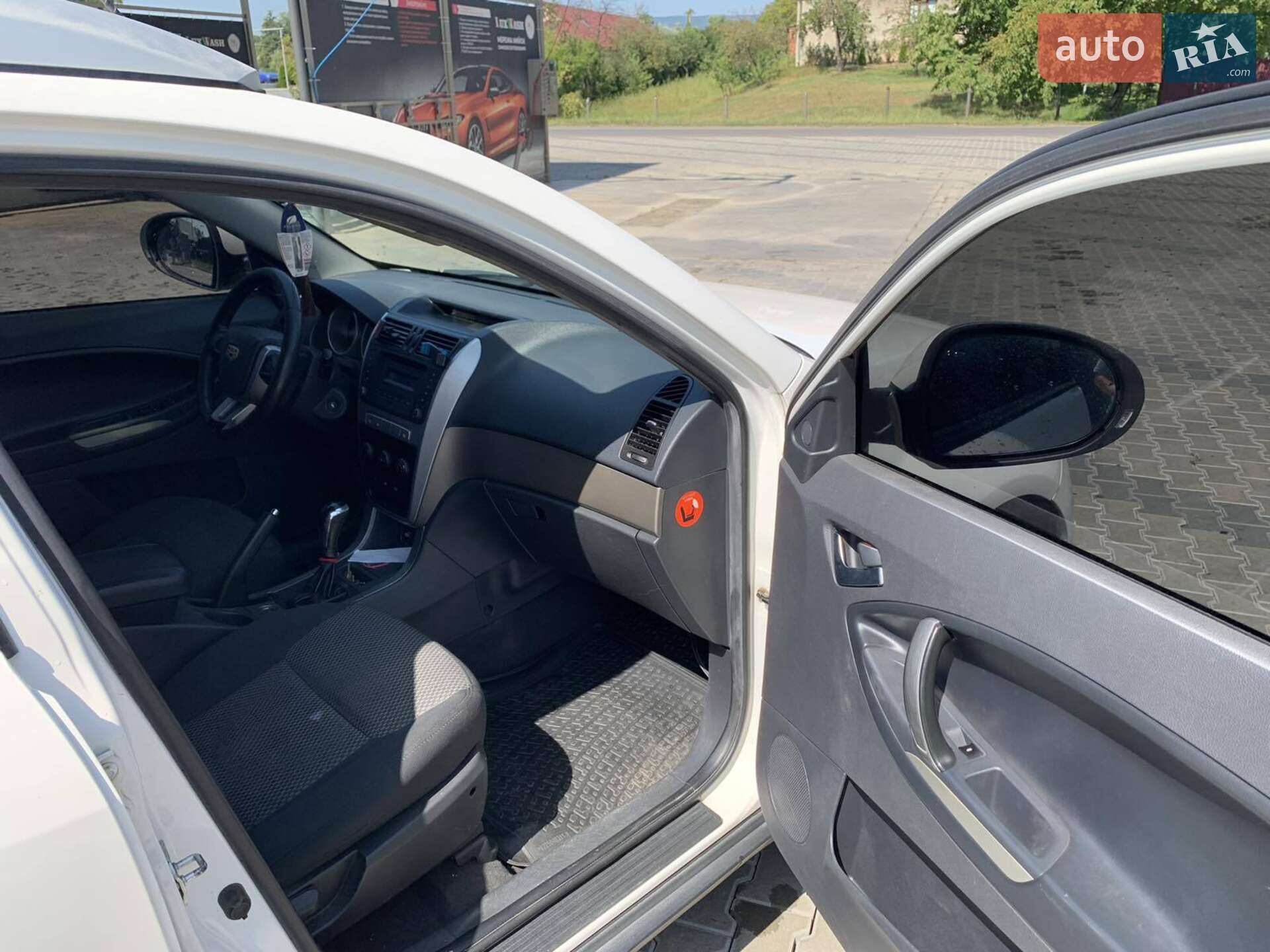 Geely Emgrand X7 2014 VIN L108DBS57E3103515 фото оголошення 8 з 15