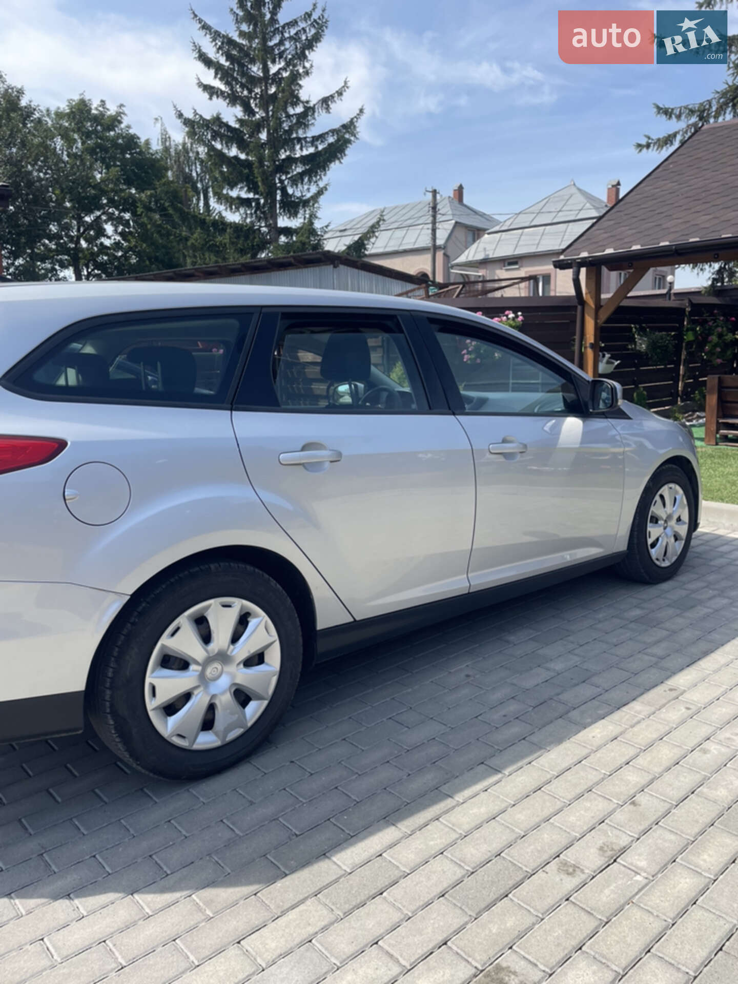Ford Focus 2011 VIN WF0LXXGCBLBM82602 фото оголошення 2 з 23