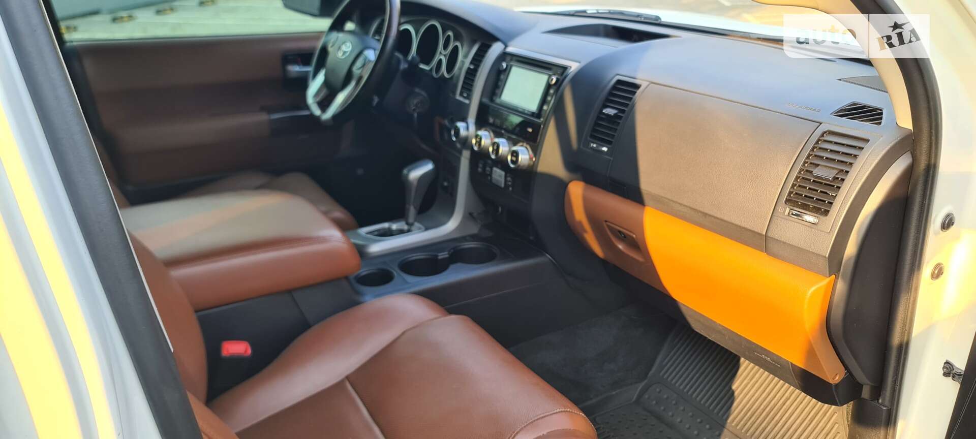 Toyota Sequoia 2016 VIN 5TDDW5G16GS138614 фото оголошення 3 з 23