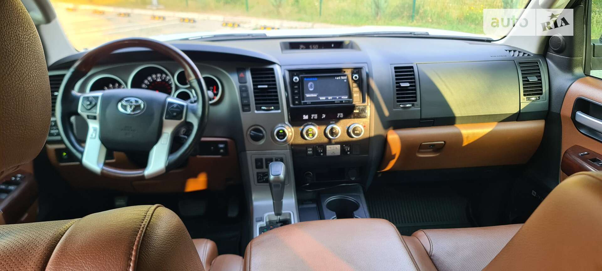 Toyota Sequoia 2016 VIN 5TDDW5G16GS138614 фото оголошення 11 з 23