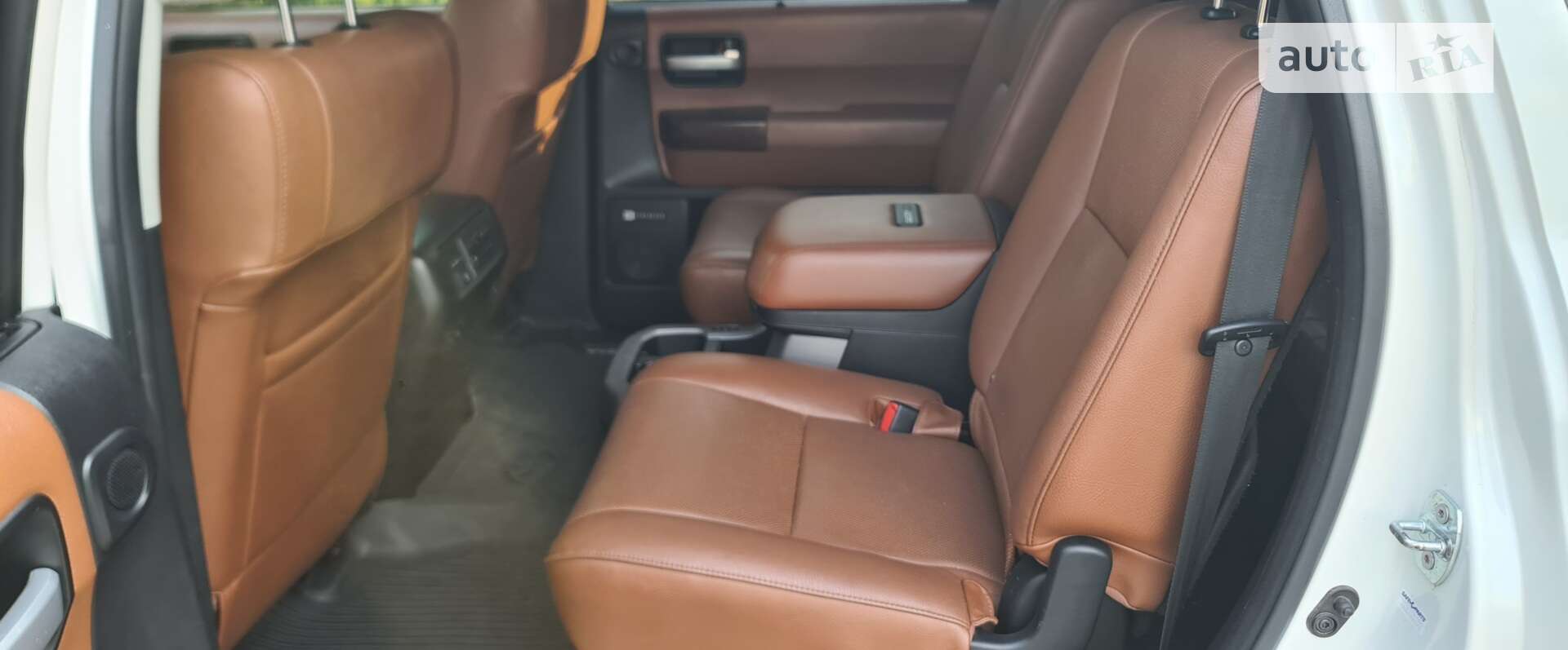 Toyota Sequoia 2016 VIN 5TDDW5G16GS138614 фото оголошення 13 з 23