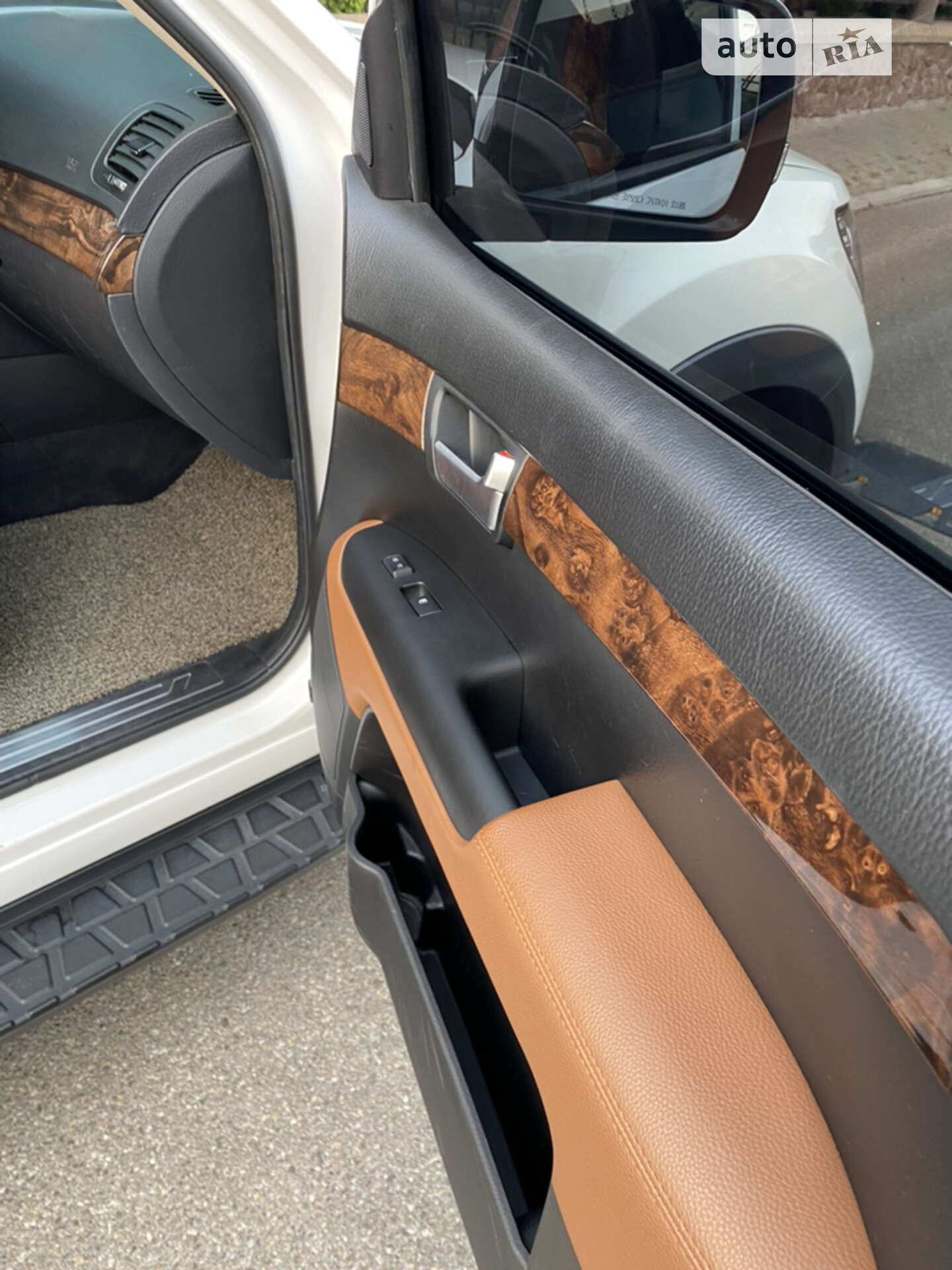 Kia Mohave 2017 VIN KNAKN814DHA167908 фото оголошення 28 з 57
