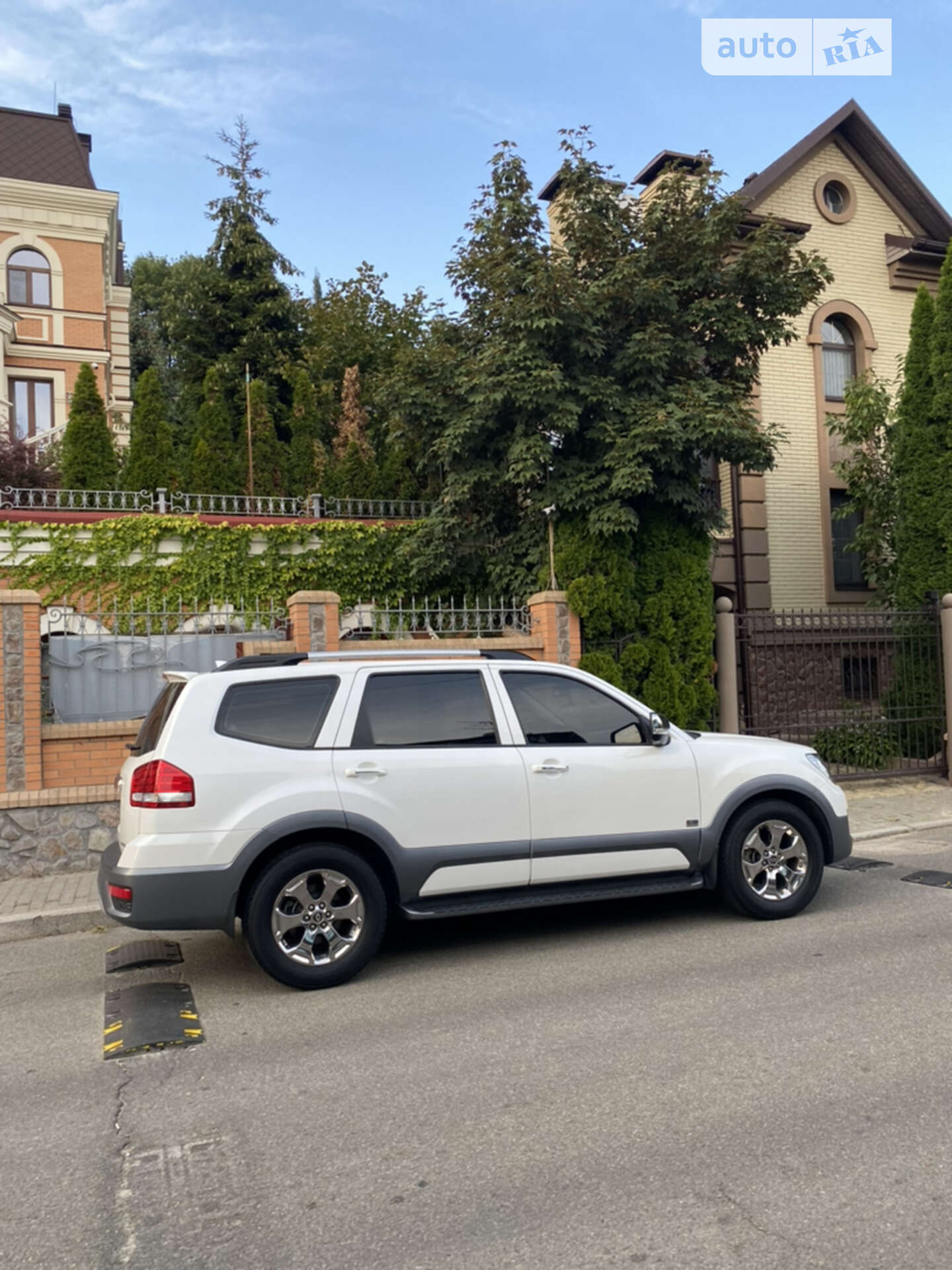 Kia Mohave 2017 VIN KNAKN814DHA167908 фото оголошення 30 з 57