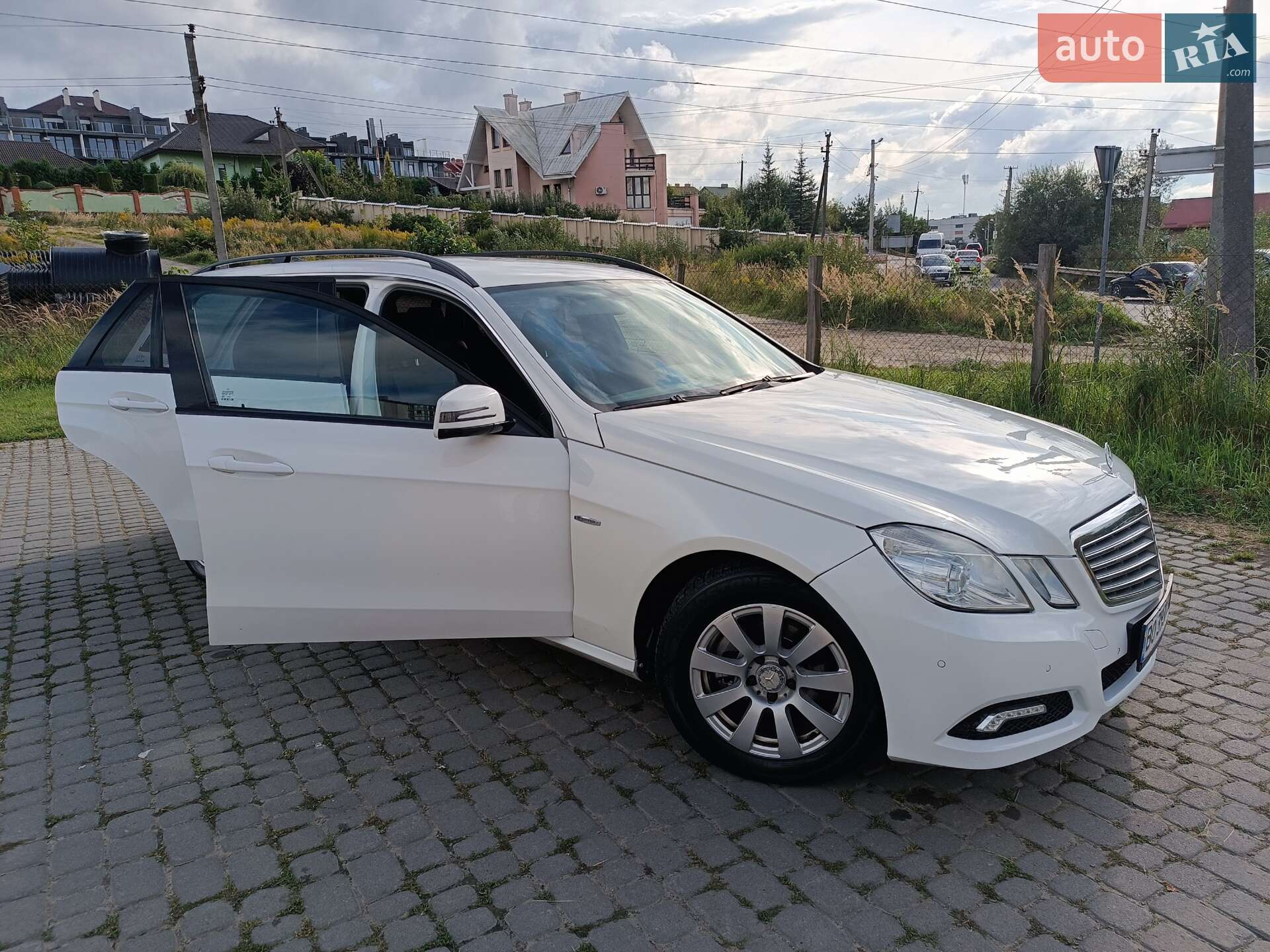 Mercedes-Benz E-Class 2011 VIN WDD2122051A565186 фото оголошення 3 з 13
