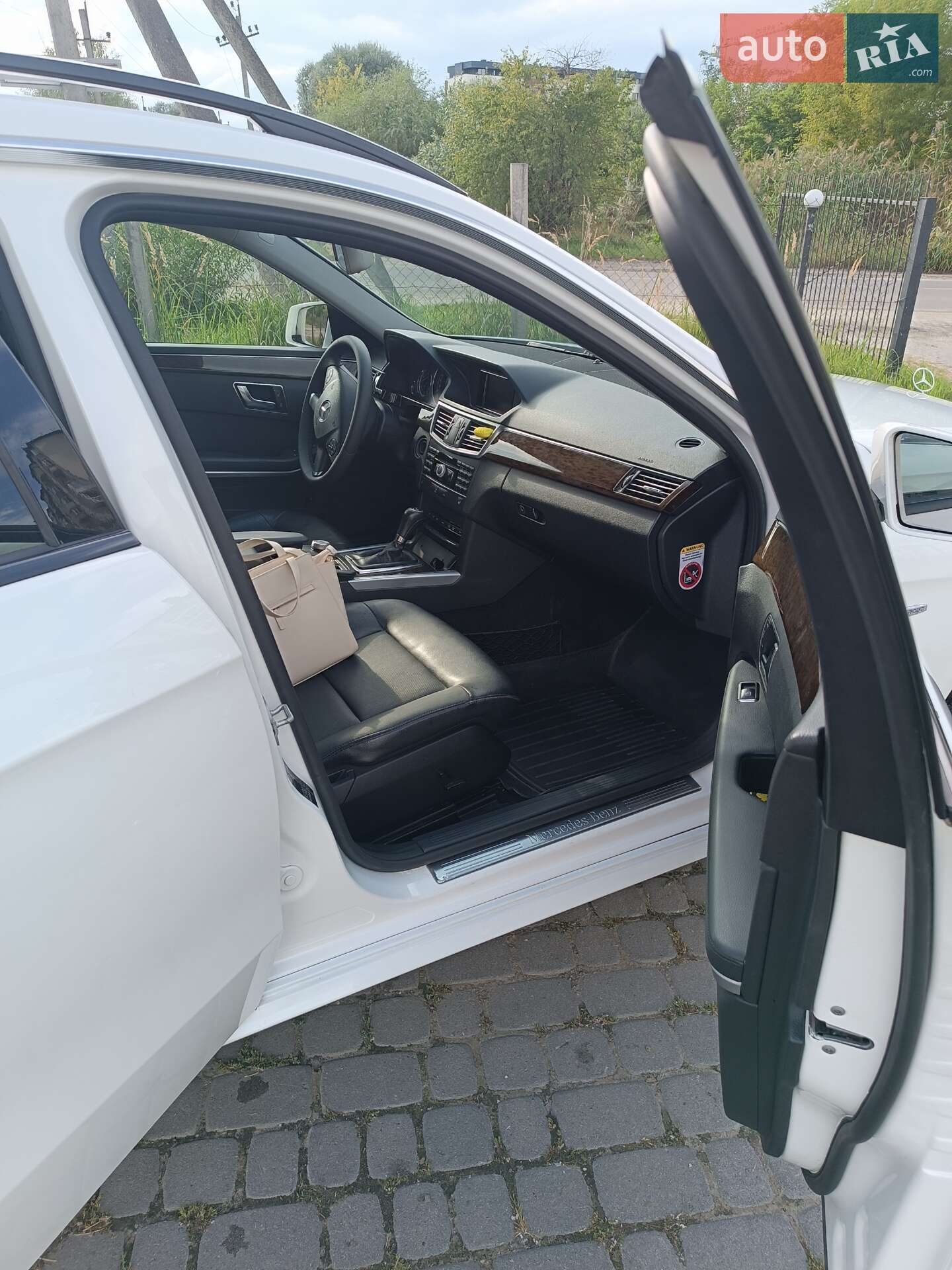 Mercedes-Benz E-Class 2011 VIN WDD2122051A565186 фото оголошення 7 з 13