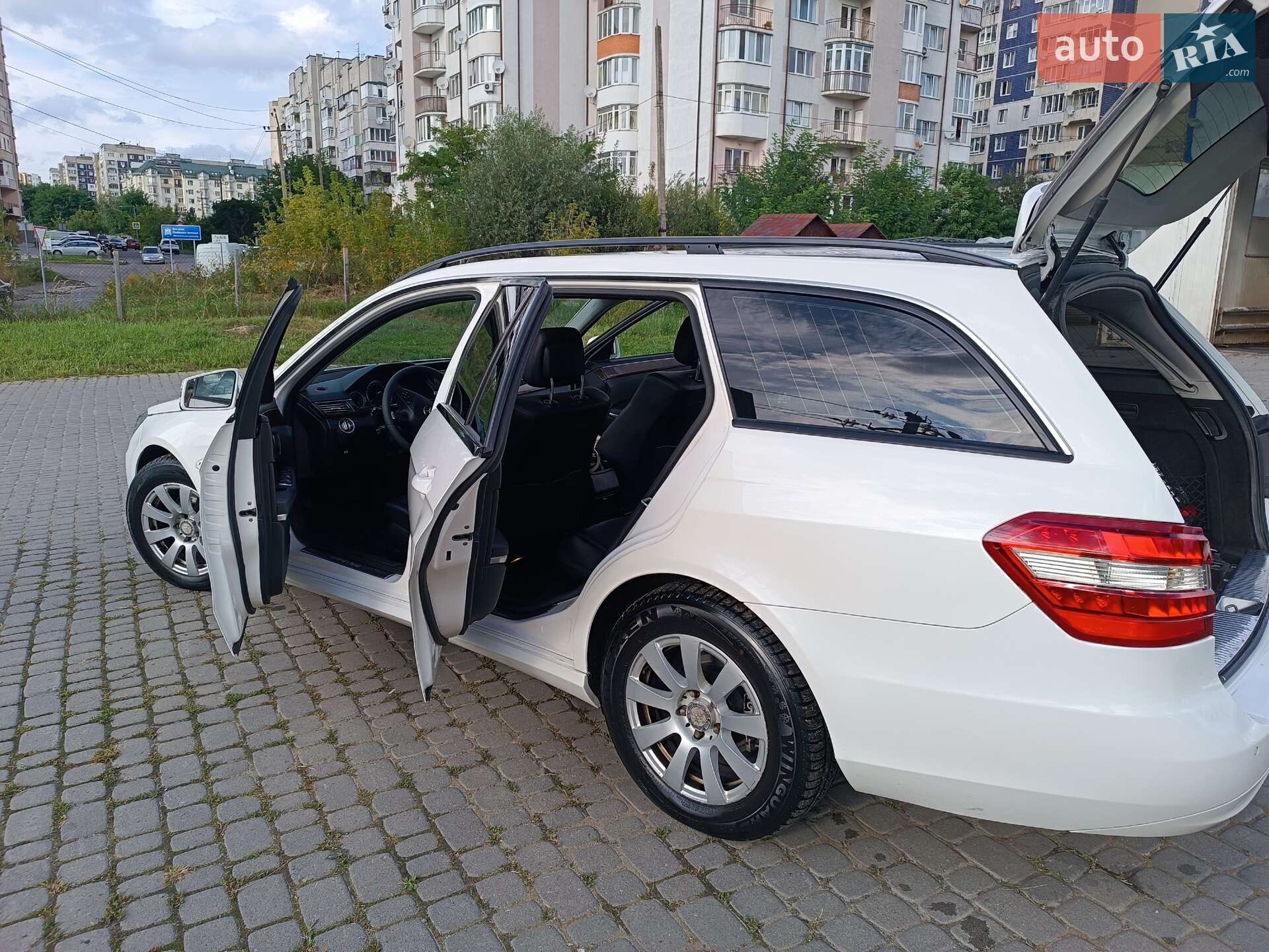 Mercedes-Benz E-Class 2011 VIN WDD2122051A565186 фото оголошення 11 з 13