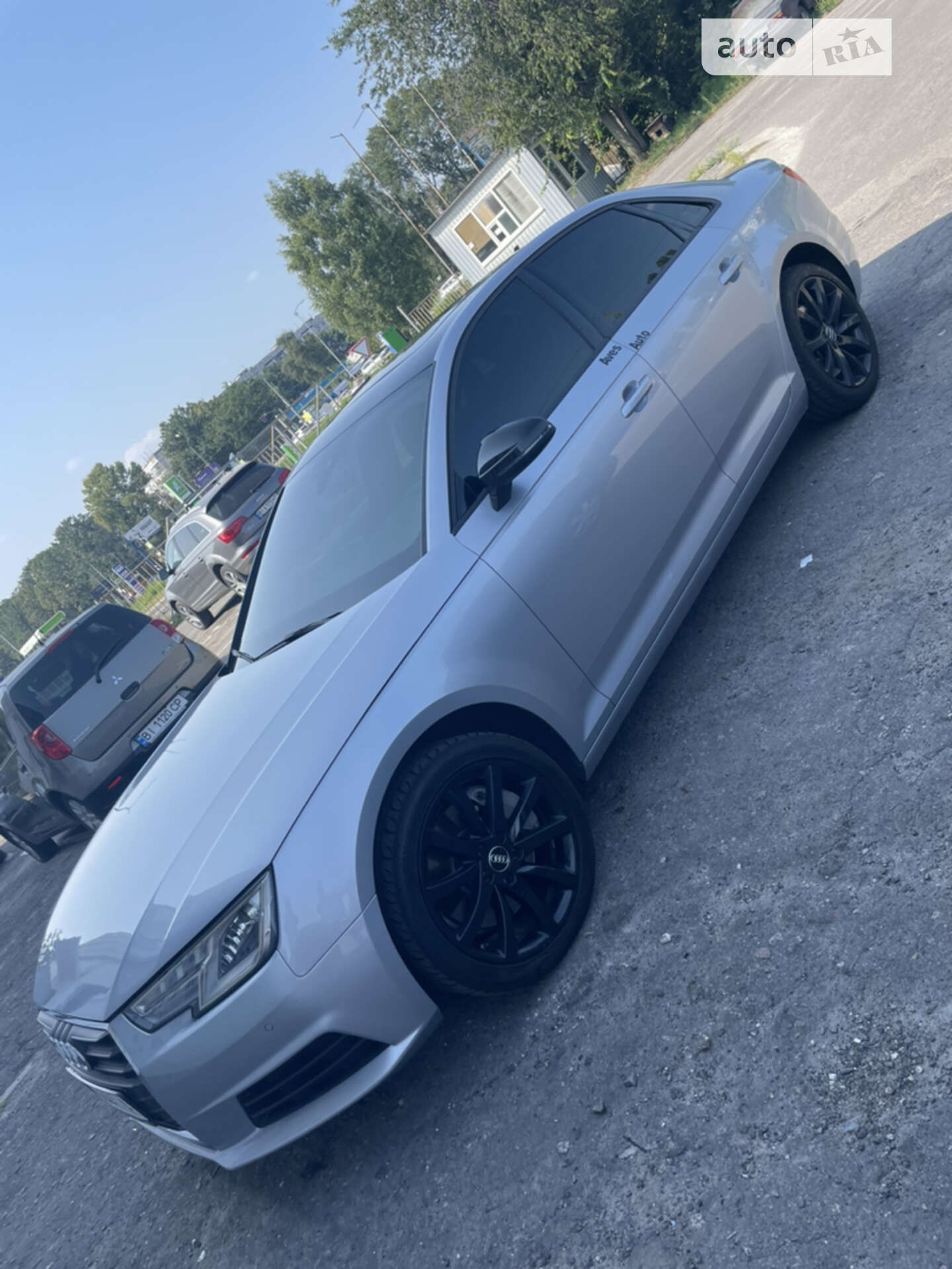 Audi A4 2015 VIN WAUANAF41HN001501 фото оголошення 12 з 34