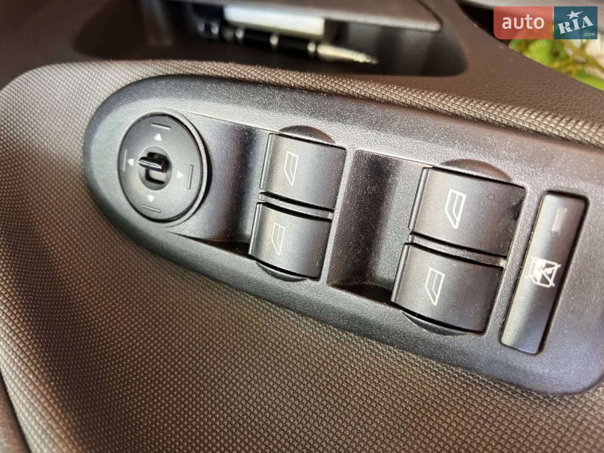 Ford Focus C-Max 2007 VIN WF0EXXGCDE7E85573 фото оголошення 6 з 14