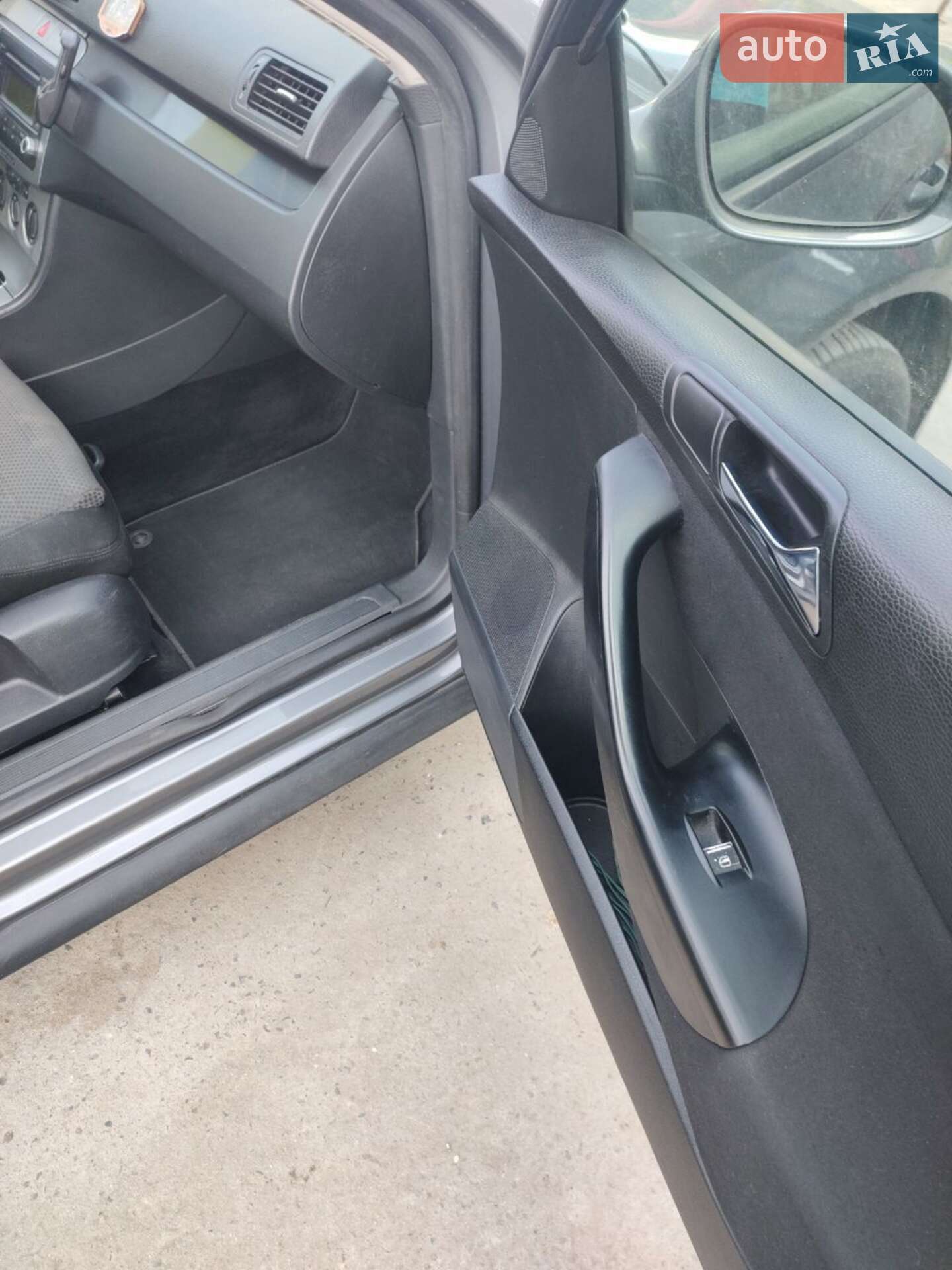 Volkswagen Passat 2005 VIN WVWZZZ3CZ6E098525 фото оголошення 10 з 17