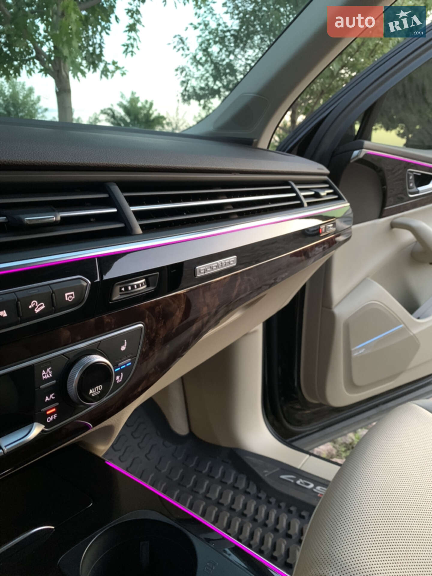 Audi Q7 2019 VIN WA1LAAF72KD030496 фото оголошення 8 з 31