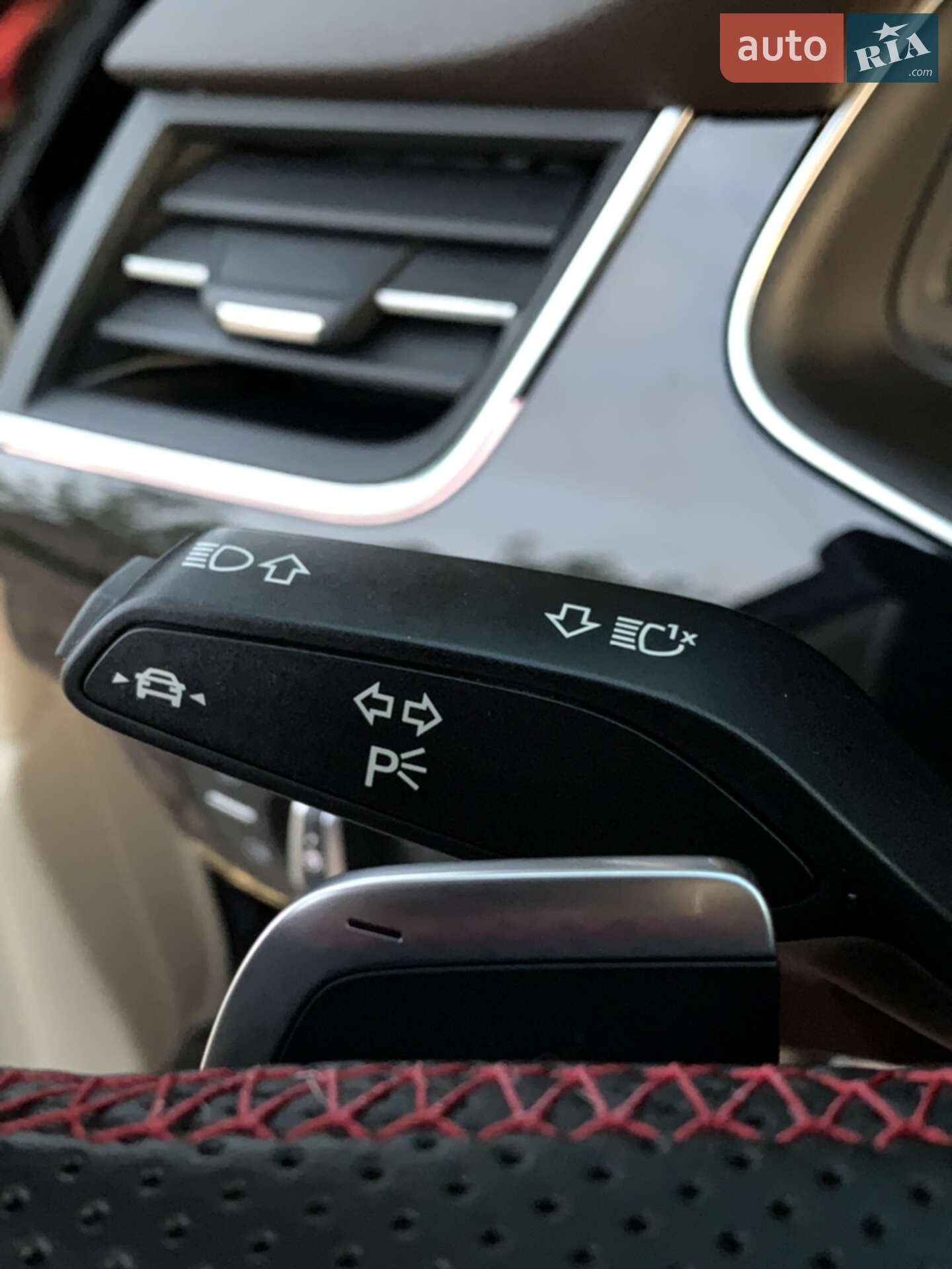 Audi Q7 2019 VIN WA1LAAF72KD030496 фото оголошення 11 з 31