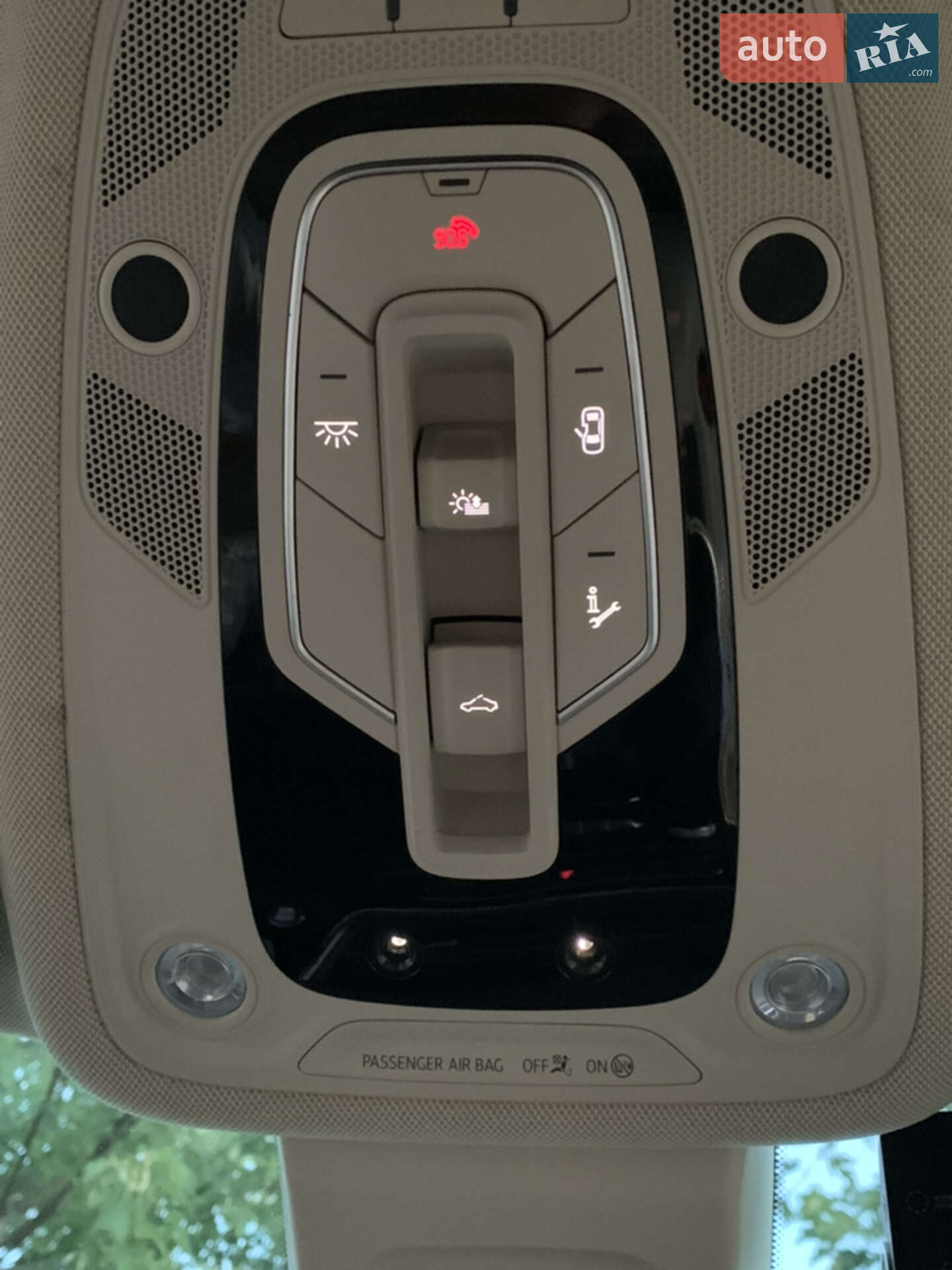 Audi Q7 2019 VIN WA1LAAF72KD030496 фото оголошення 15 з 31