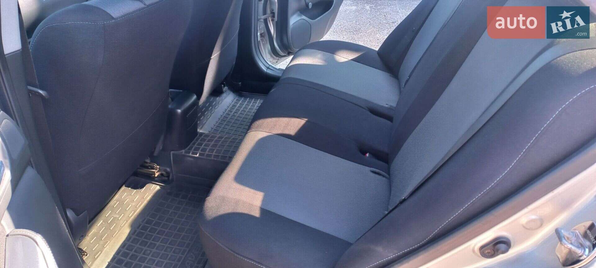 Toyota Avensis 2003 VIN SB1BR56L30E012258 фото оголошення 19 з 26