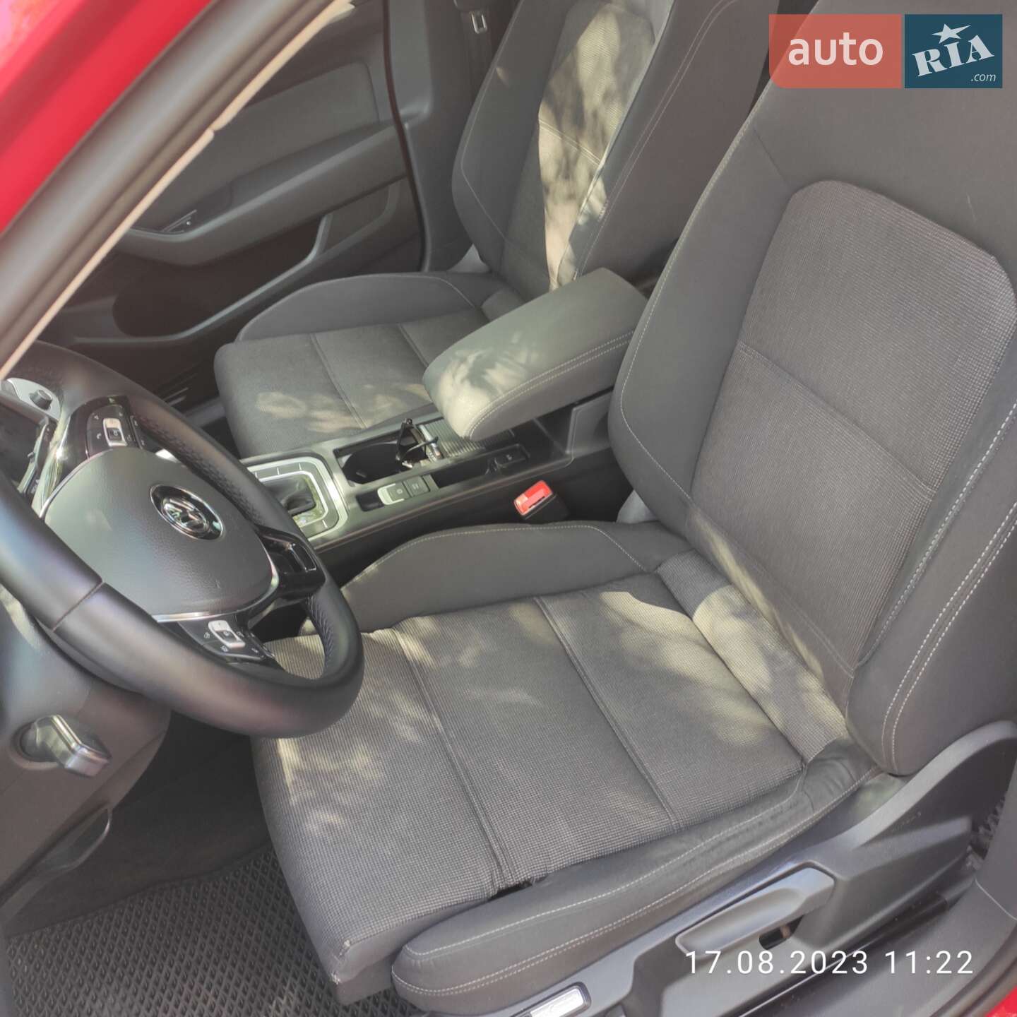 Volkswagen Passat 2015 VIN WVWZZZ3CZGP002014 фото оголошення 17 з 18