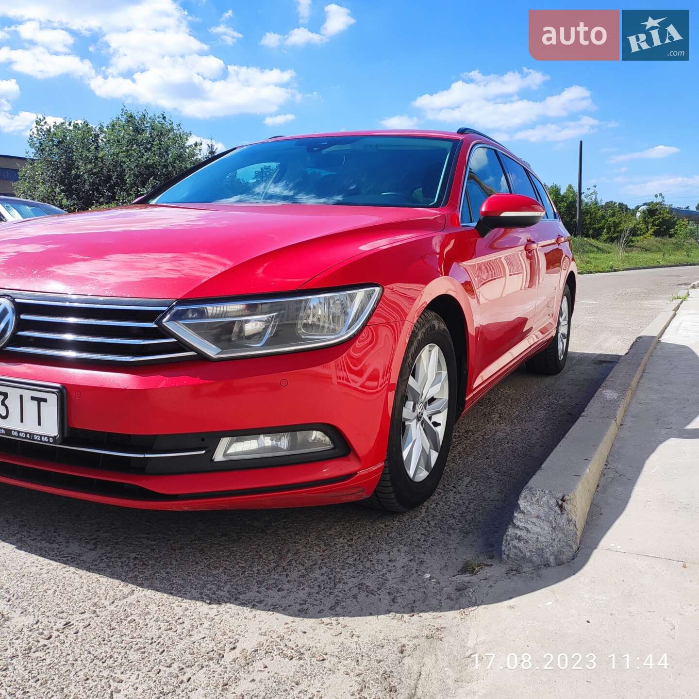 Volkswagen Passat 2015 VIN WVWZZZ3CZGP002014 фото оголошення 3 з 18
