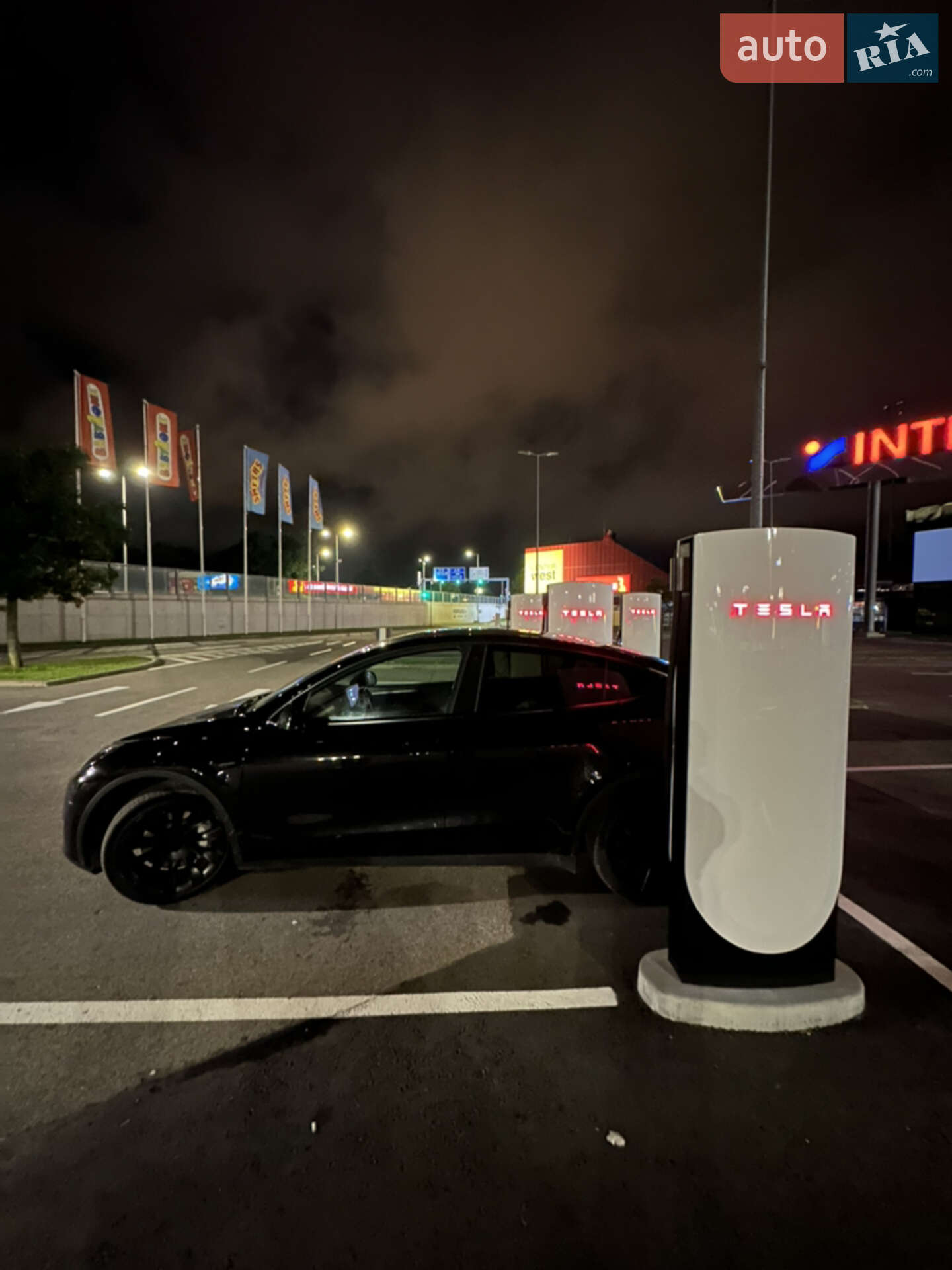 Tesla Model Y 2021 VIN LRWYGCEK8MC129759 фото оголошення 15 з 22