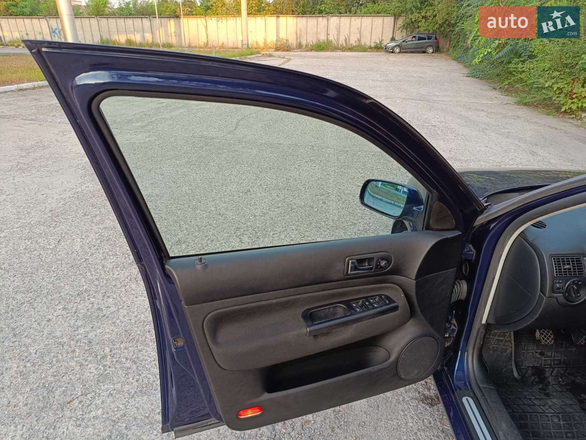 Volkswagen Golf 2001 VIN WVWZZZ1JZ1W625381 фото оголошення 7 з 21