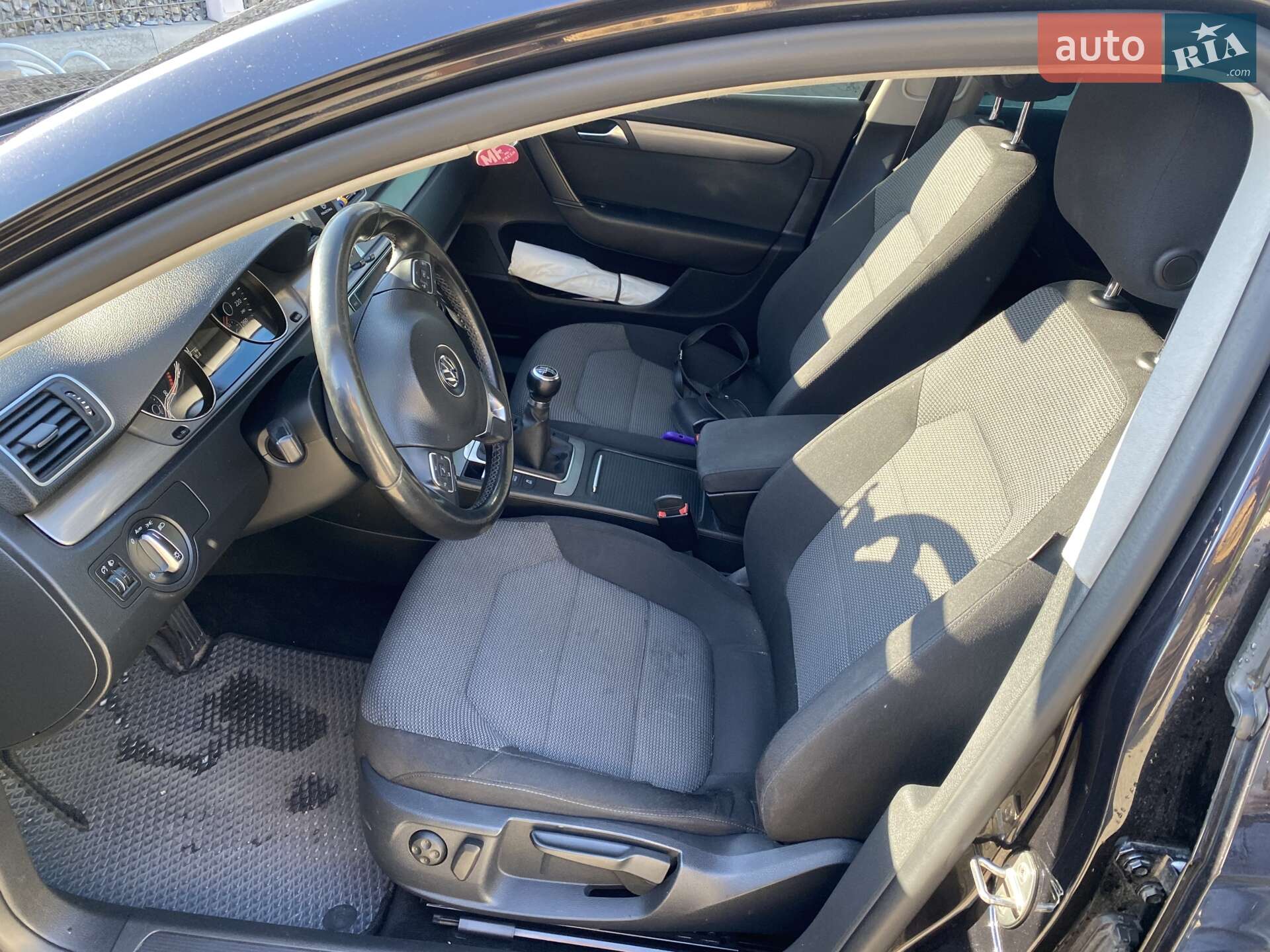 Volkswagen Passat 2010 VIN WVWZZZ3CZBE328212 фото оголошення 4 з 9