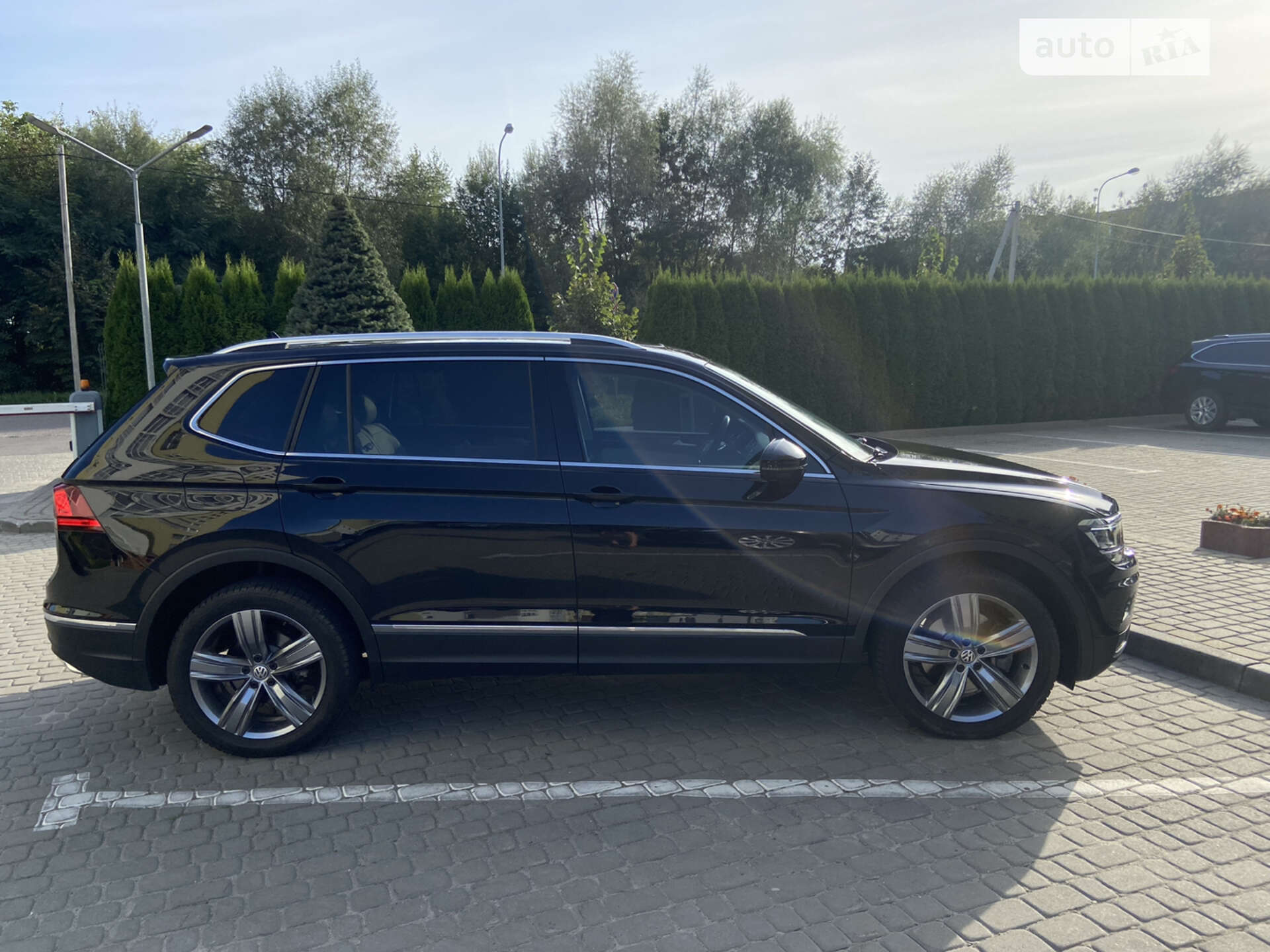 Volkswagen Tiguan 2018 VIN 3VV5B7AXXJM133661 фото оголошення 8 з 27