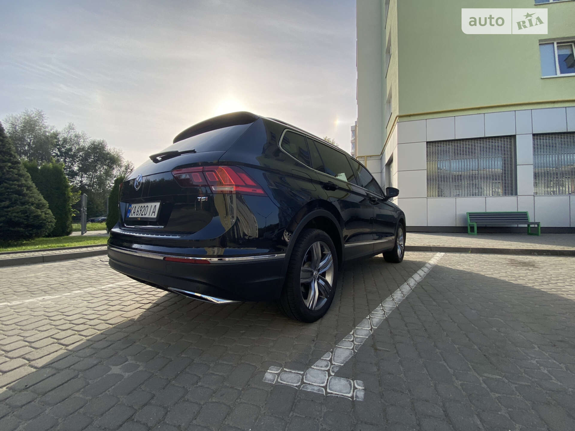 Volkswagen Tiguan 2018 VIN 3VV5B7AXXJM133661 фото оголошення 10 з 27