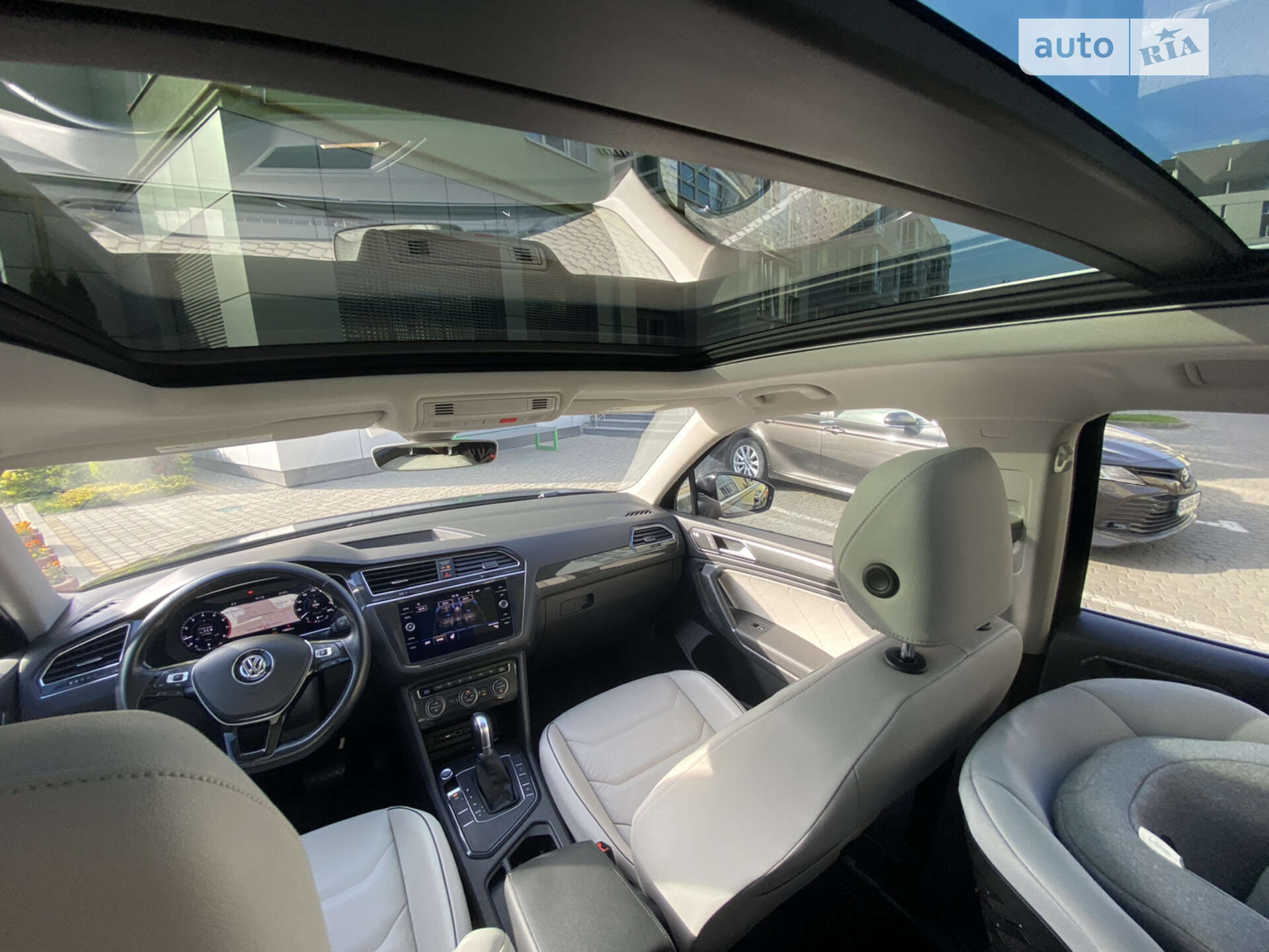 Volkswagen Tiguan 2018 VIN 3VV5B7AXXJM133661 фото оголошення 16 з 27