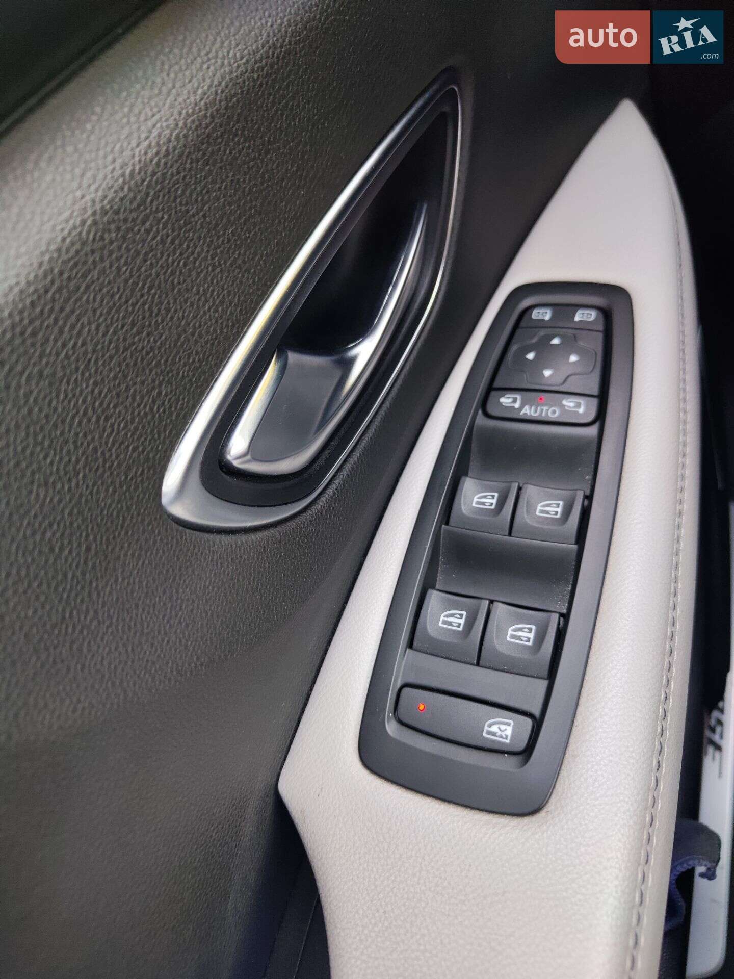 Renault Grand Scenic 2017 VIN VF1RFA00858760289 фото оголошення 46 з 52