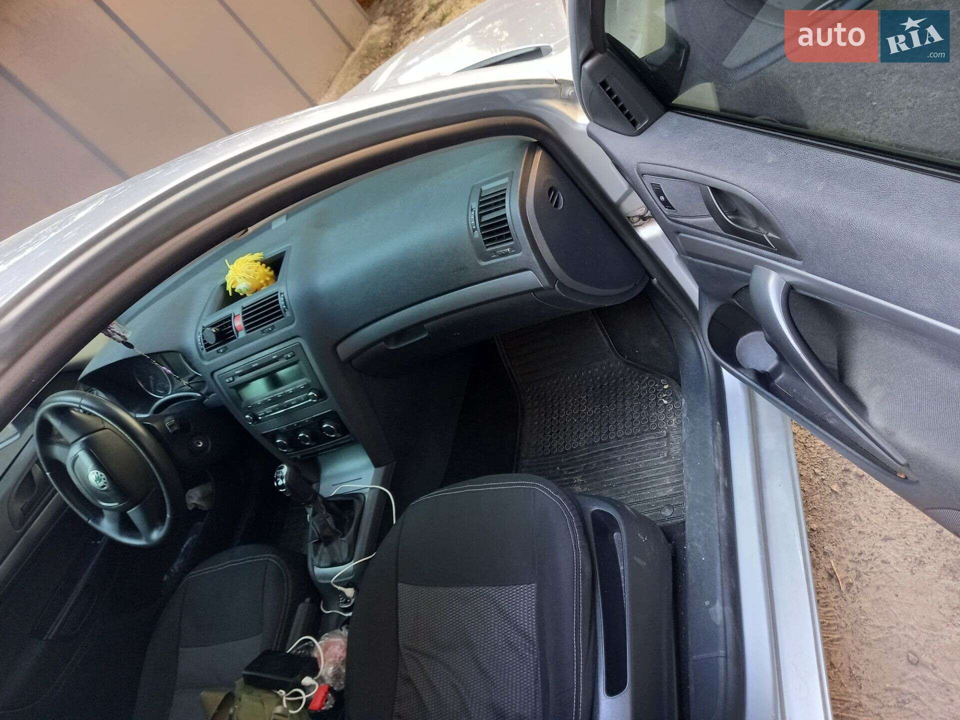 Skoda Octavia 2011 VIN TMBDA21Z1C2037655 фото оголошення 2 з 9