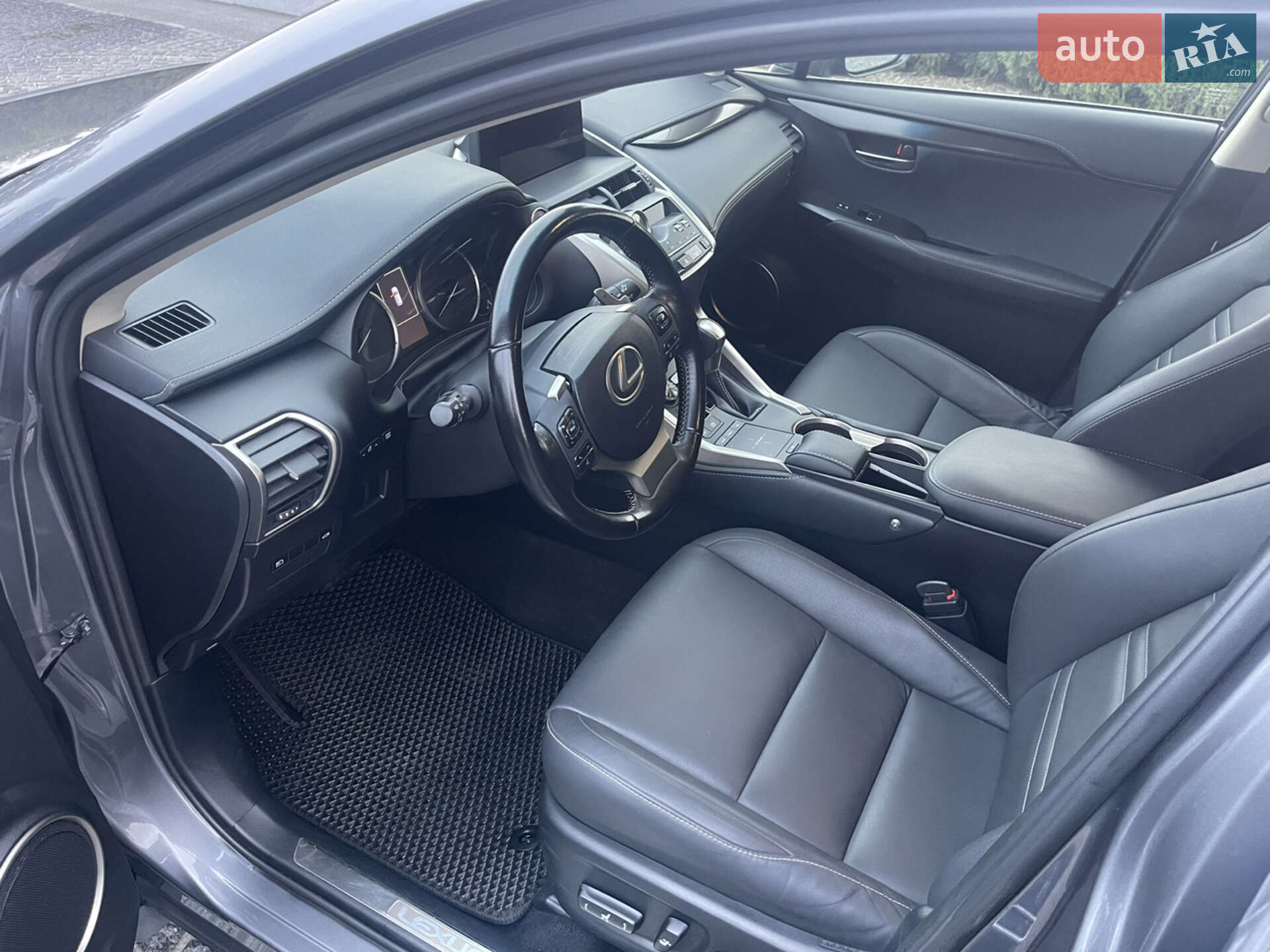 Lexus NX 2019 VIN JTJYARBZ8K2155500 фото оголошення 12 з 21