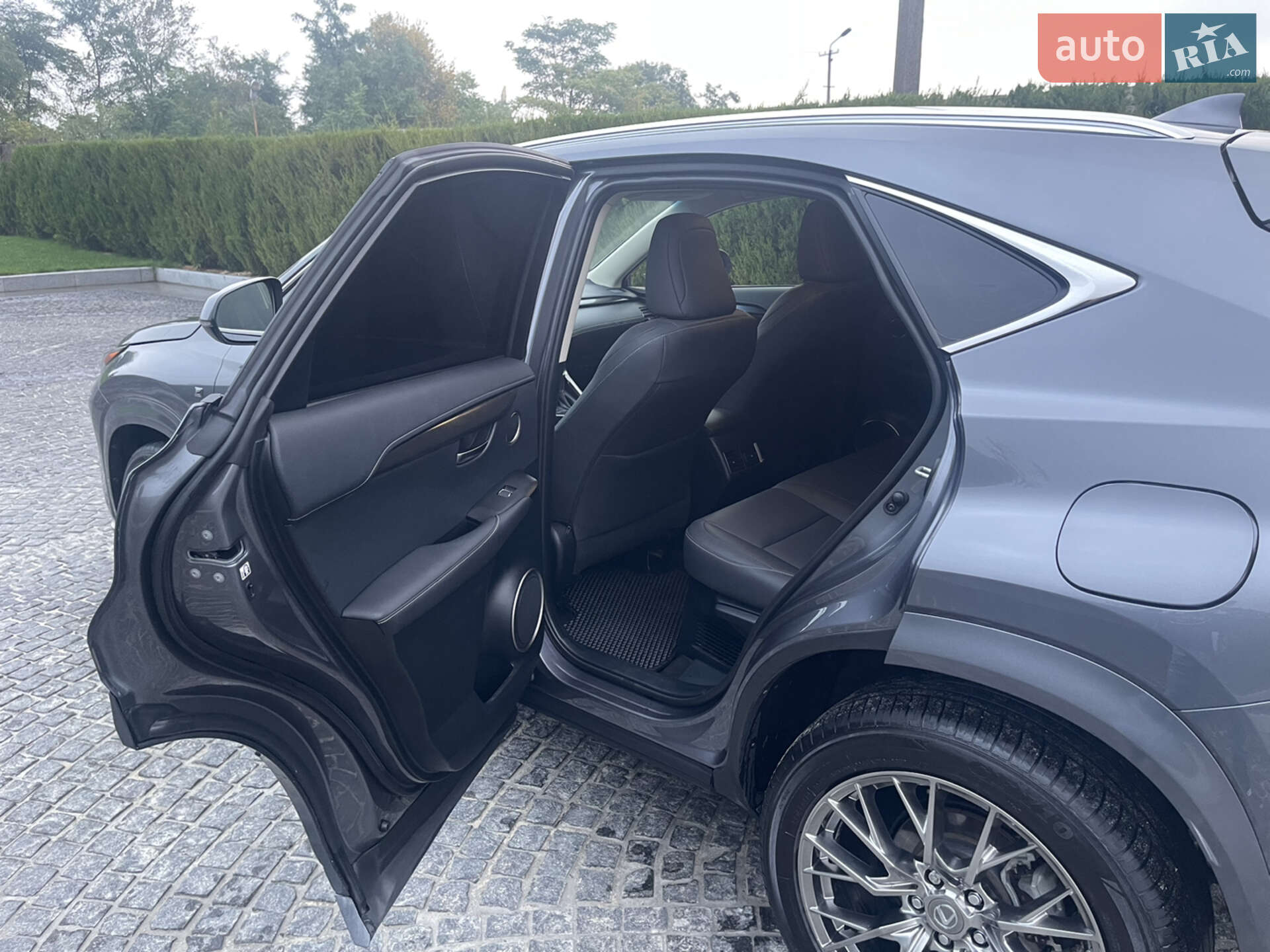 Lexus NX 2019 VIN JTJYARBZ8K2155500 фото оголошення 13 з 21