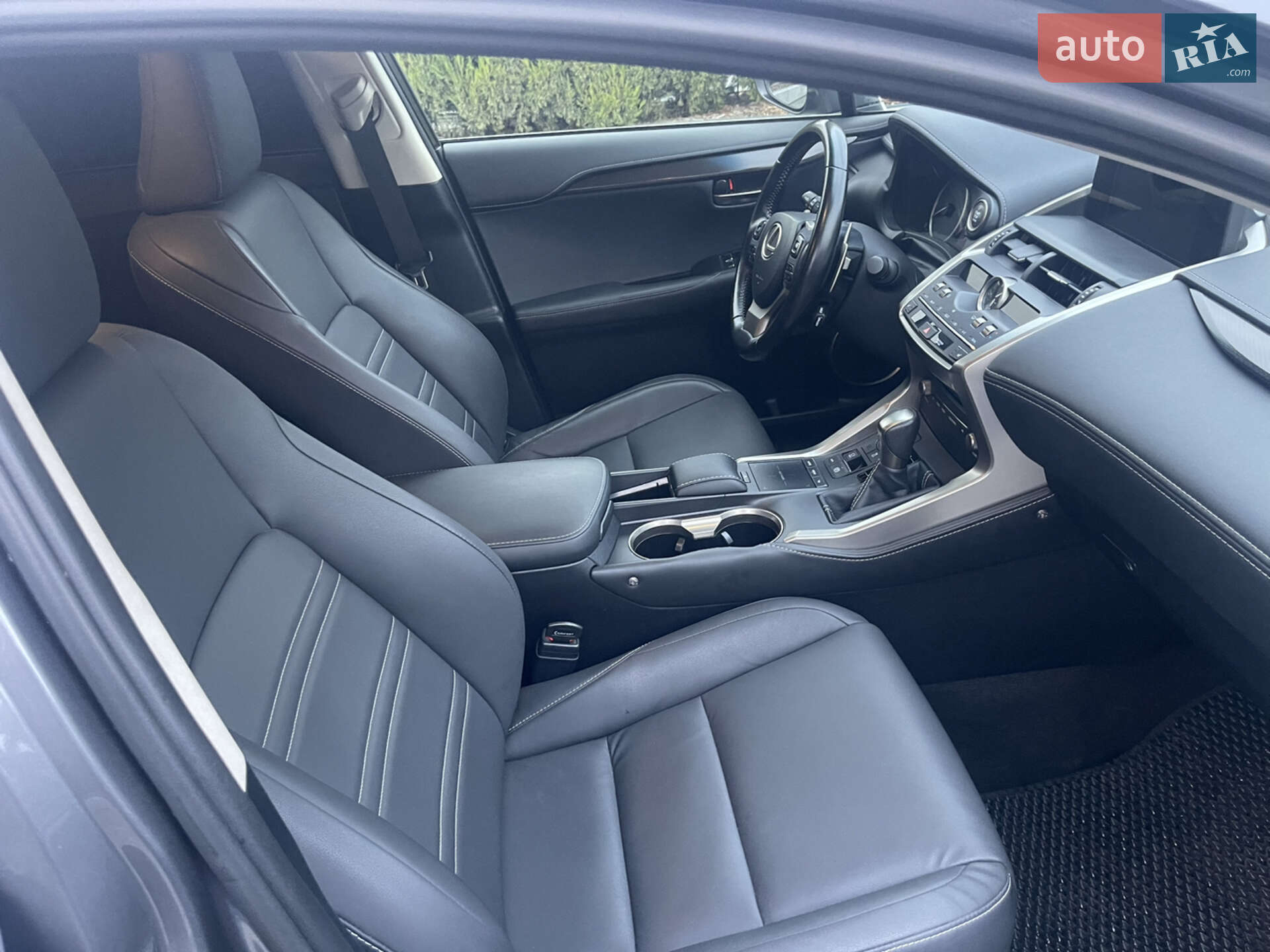 Lexus NX 2019 VIN JTJYARBZ8K2155500 фото оголошення 17 з 21