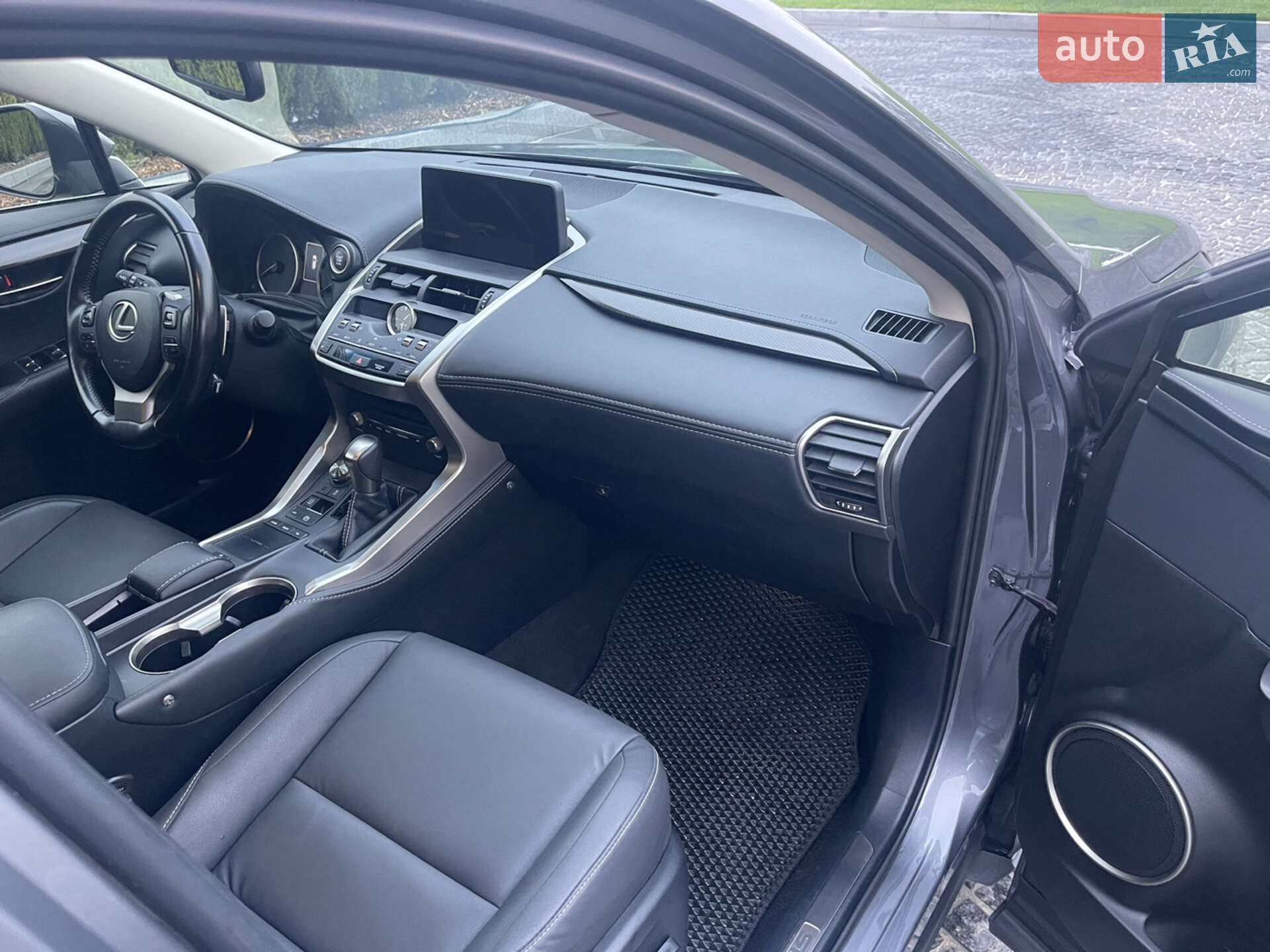 Lexus NX 2019 VIN JTJYARBZ8K2155500 фото оголошення 16 з 21