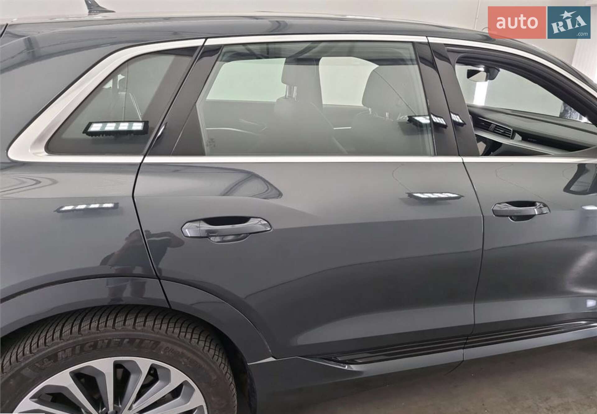 Audi e-tron 2020 VIN WAUZZZGE4LB028201 фото оголошення 11 з 38