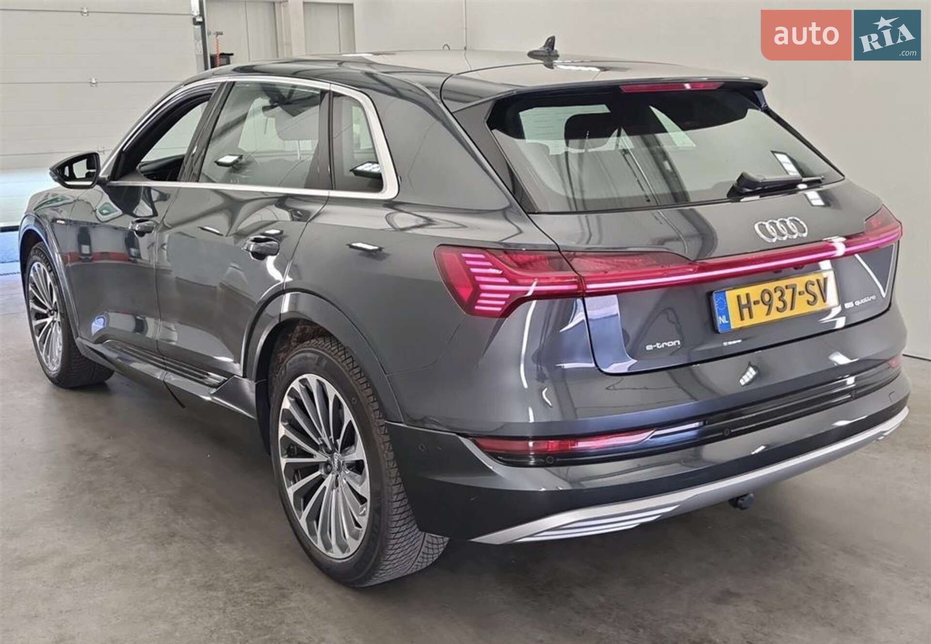 Audi e-tron 2020 VIN WAUZZZGE4LB028201 фото оголошення 17 з 38