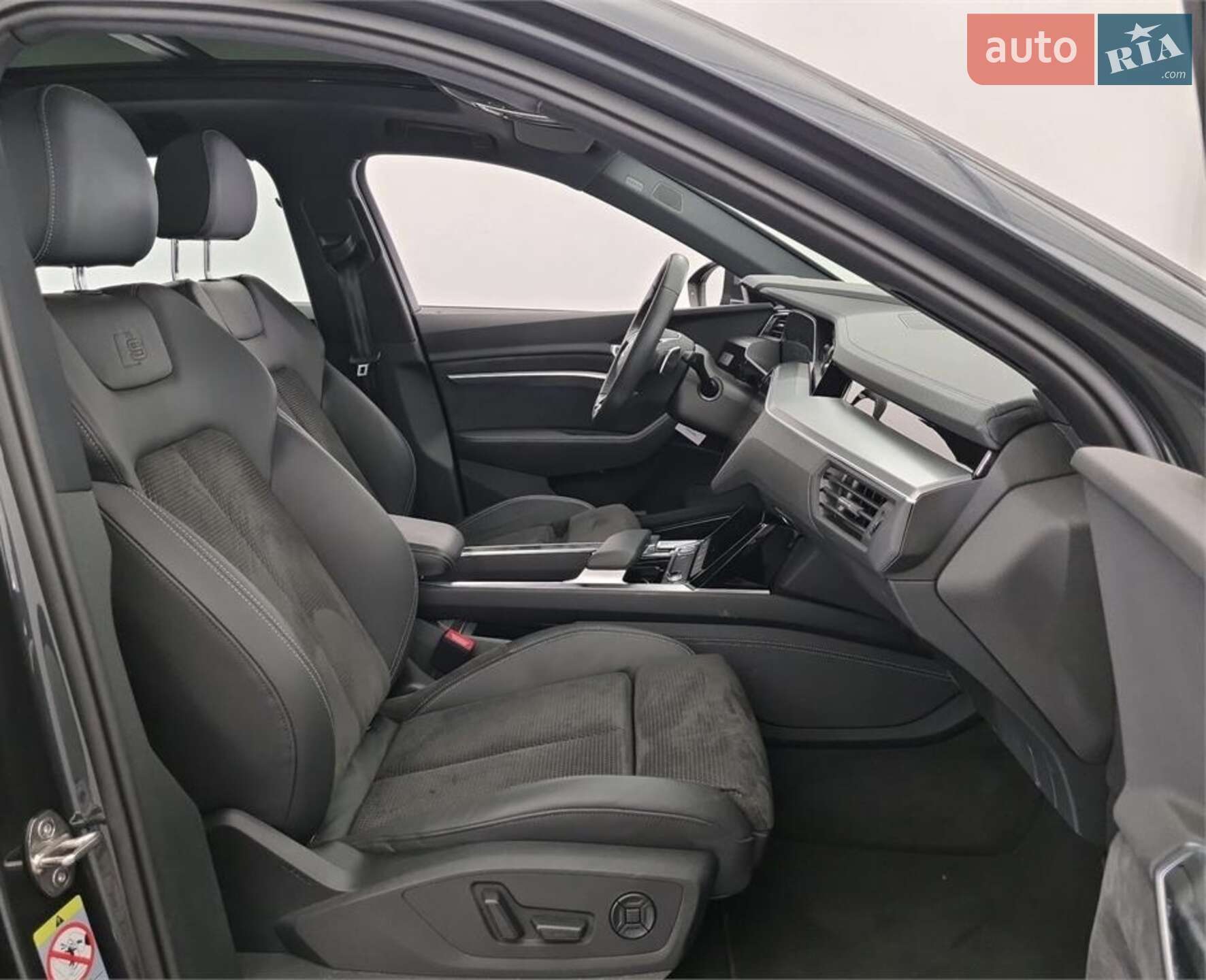 Audi e-tron 2020 VIN WAUZZZGE4LB028201 фото оголошення 27 з 38