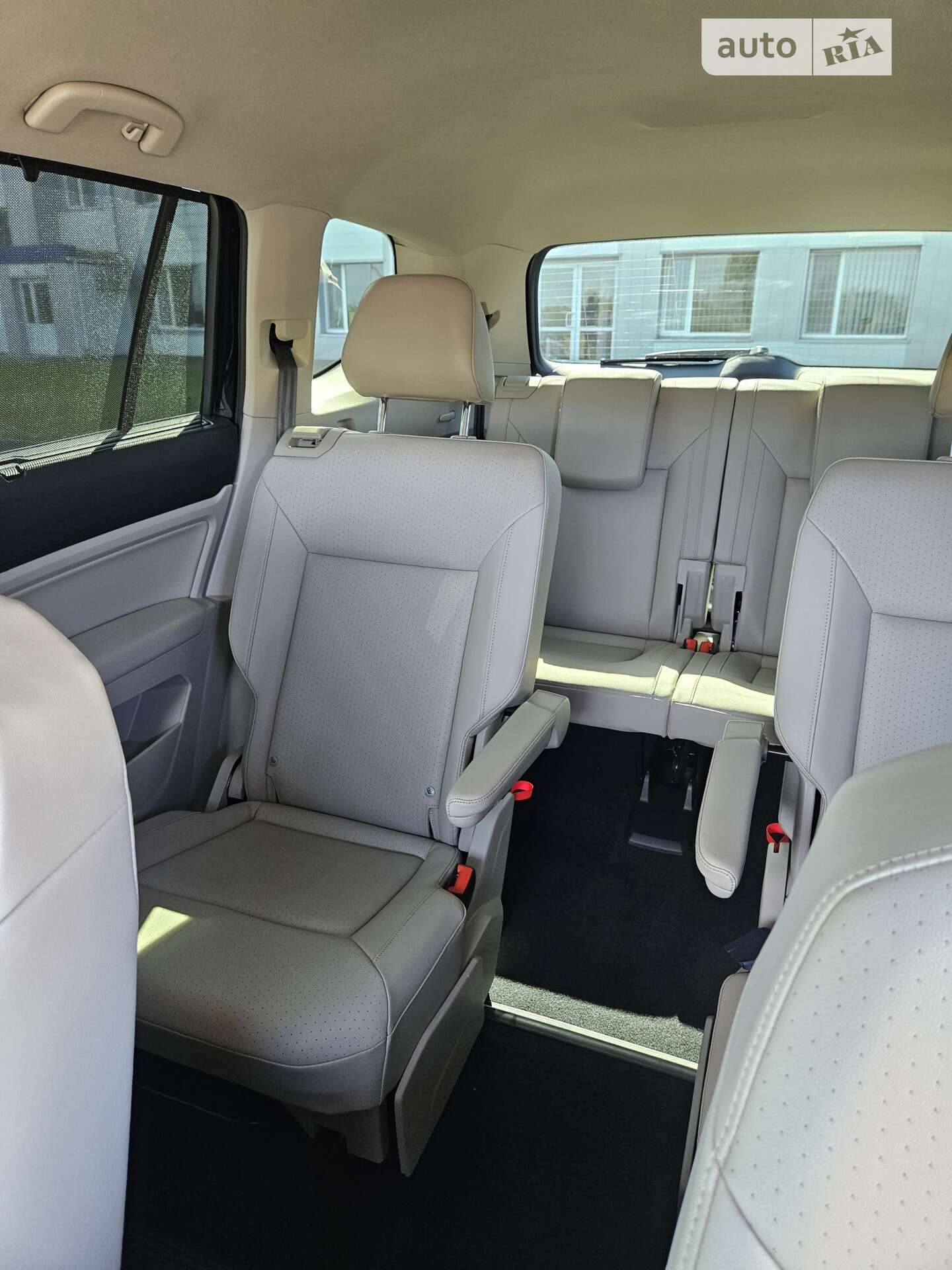Volkswagen Atlas 2018 VIN 1V2DR2CA0KC519301 фото оголошення 3 з 5