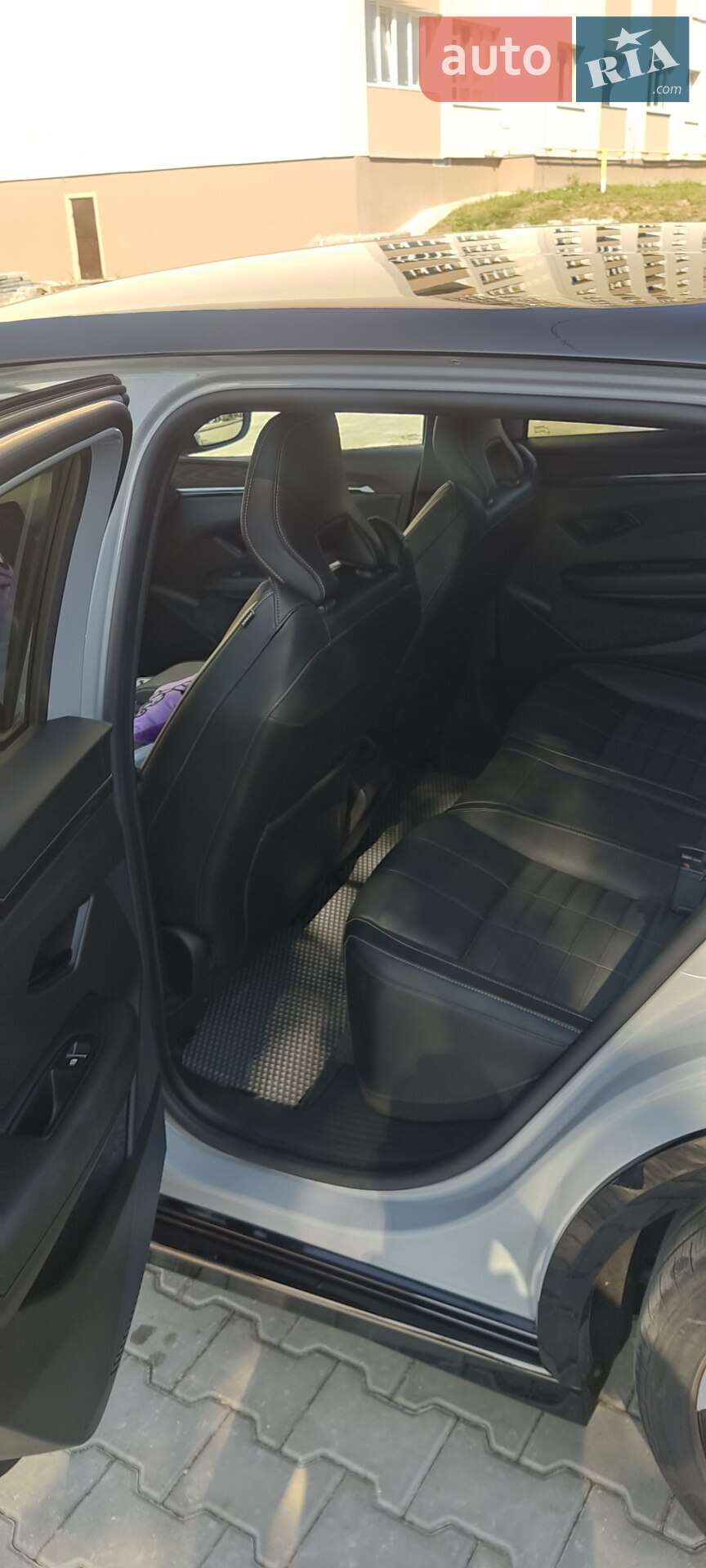 Renault Megane E-Tech Electric 2022 VIN VF1RCB00469835371 фото оголошення 36 з 48