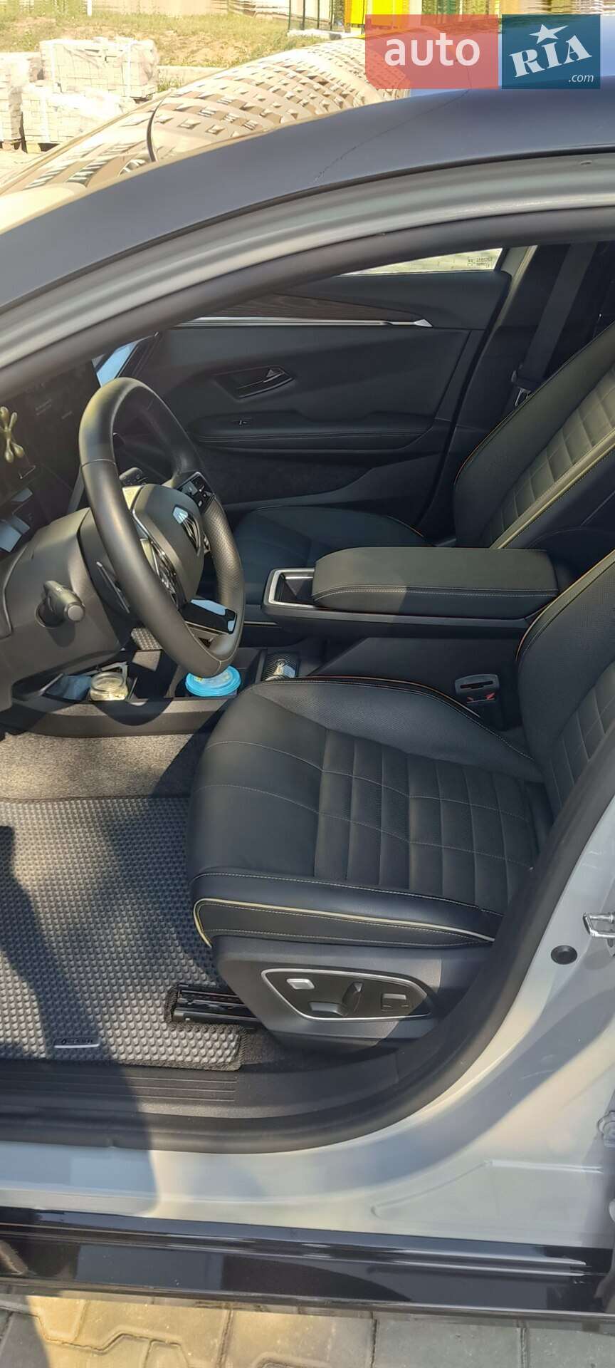 Renault Megane E-Tech Electric 2022 VIN VF1RCB00469835371 фото оголошення 31 з 48