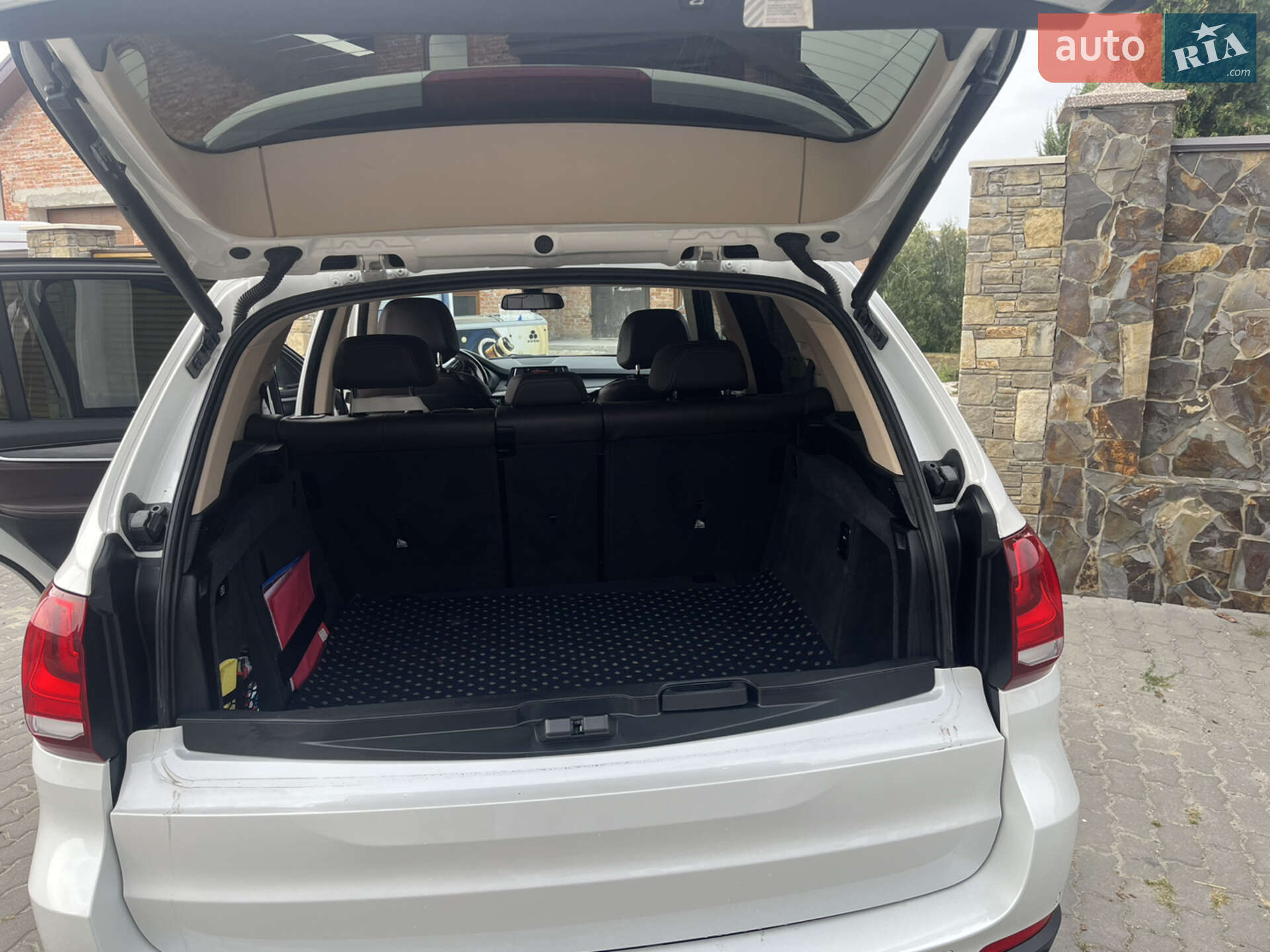 BMW X5 2015 VIN WBALS010900S34303 фото оголошення 3 з 11