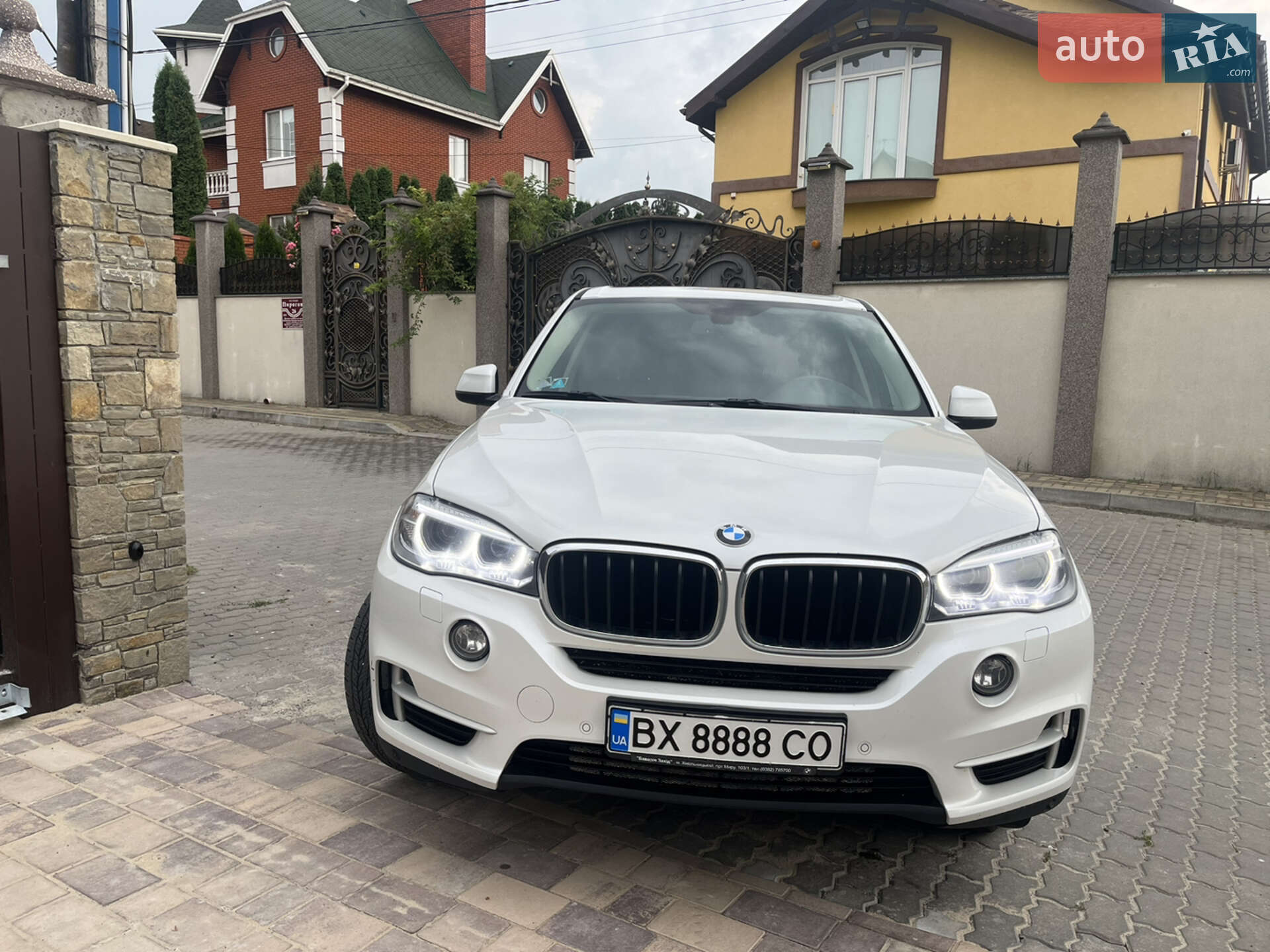 BMW X5 2015 VIN WBALS010900S34303 фото оголошення 8 з 11