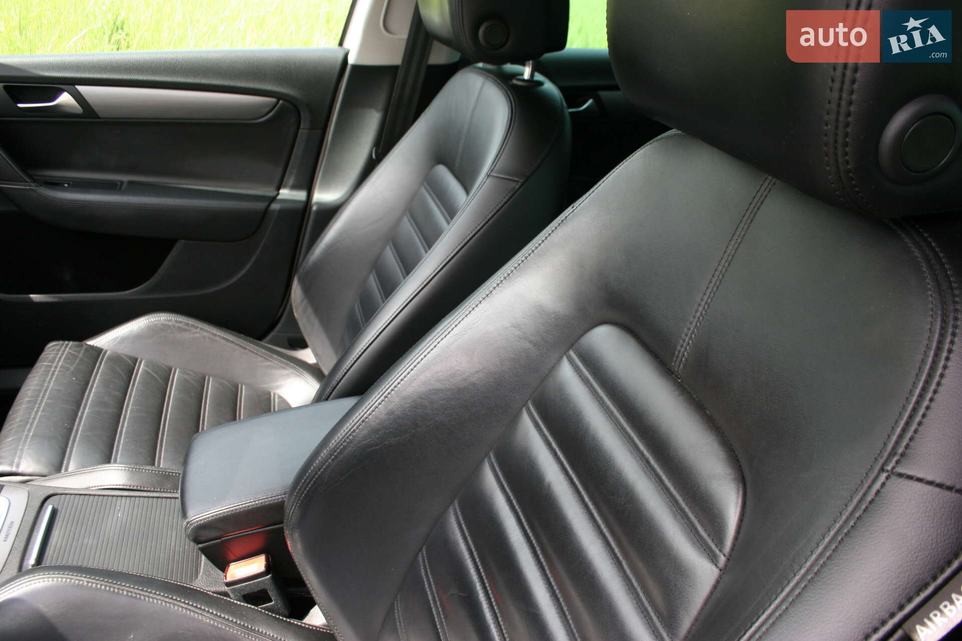 Volkswagen Passat 2011 VIN WVWZZZ3CZCE052827 фото оголошення 29 з 152