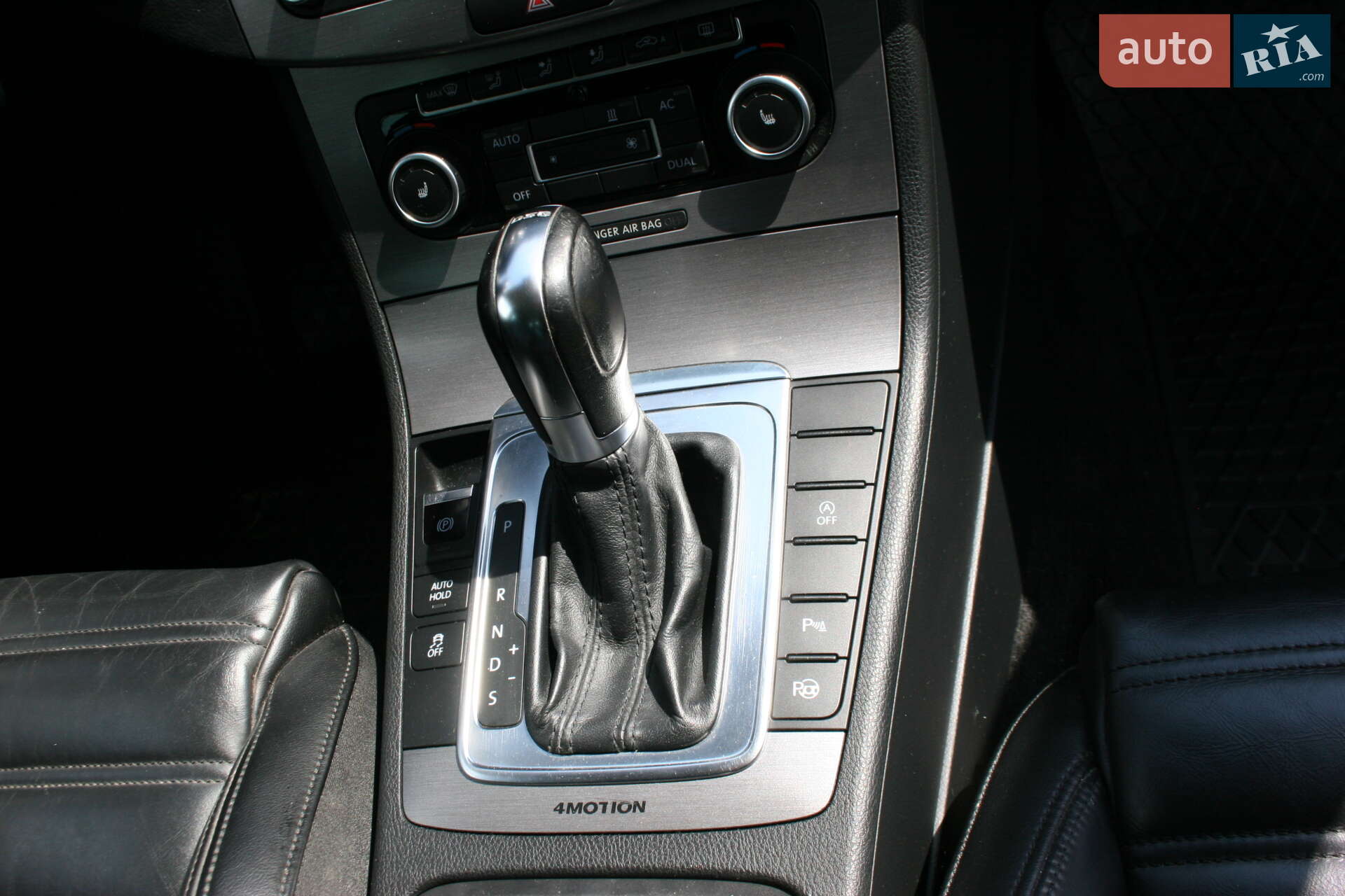 Volkswagen Passat 2011 VIN WVWZZZ3CZCE052827 фото оголошення 50 з 152