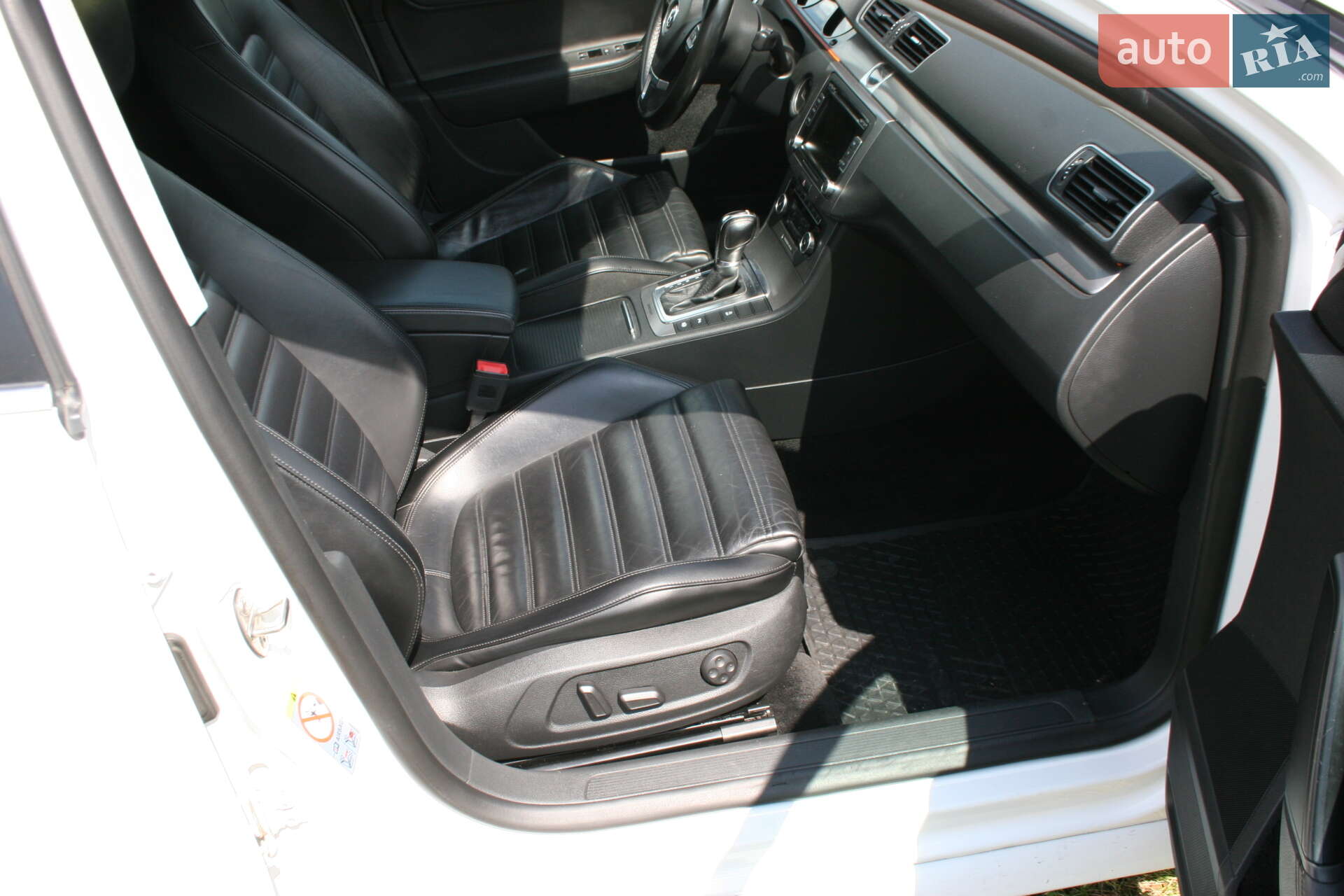 Volkswagen Passat 2011 VIN WVWZZZ3CZCE052827 фото оголошення 51 з 152