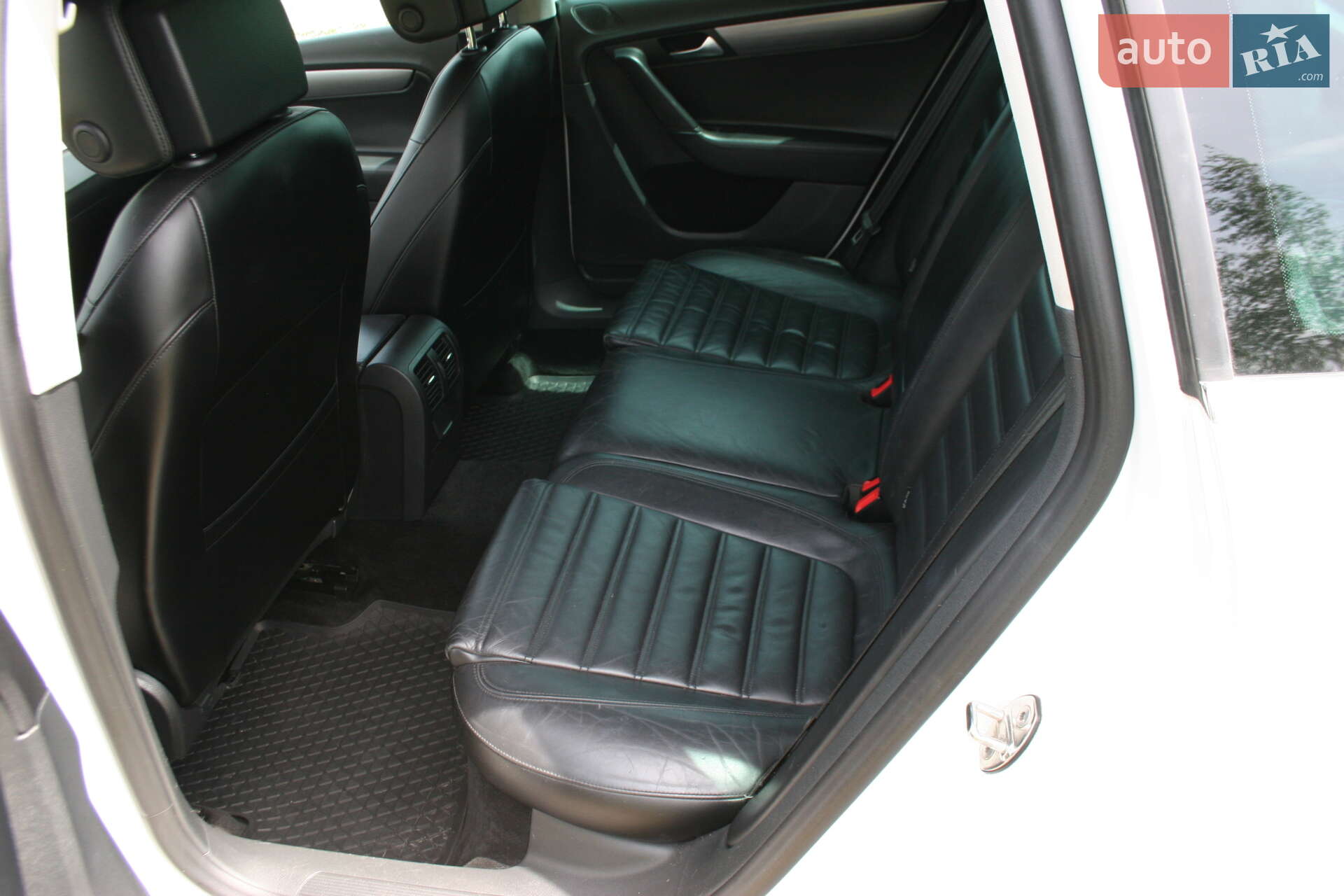 Volkswagen Passat 2011 VIN WVWZZZ3CZCE052827 фото оголошення 64 з 152